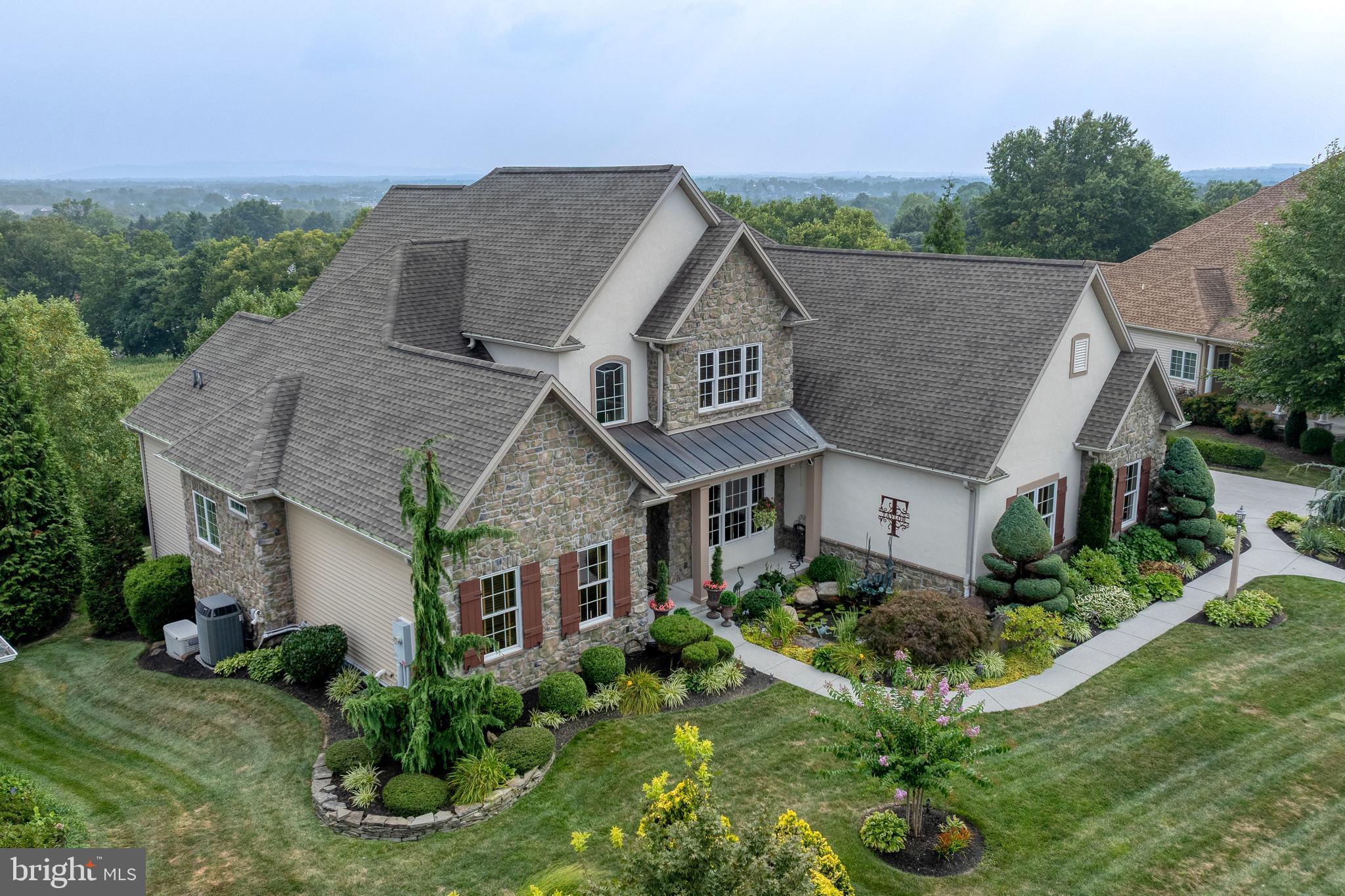 HAMPDEN SUMMIT - Residential