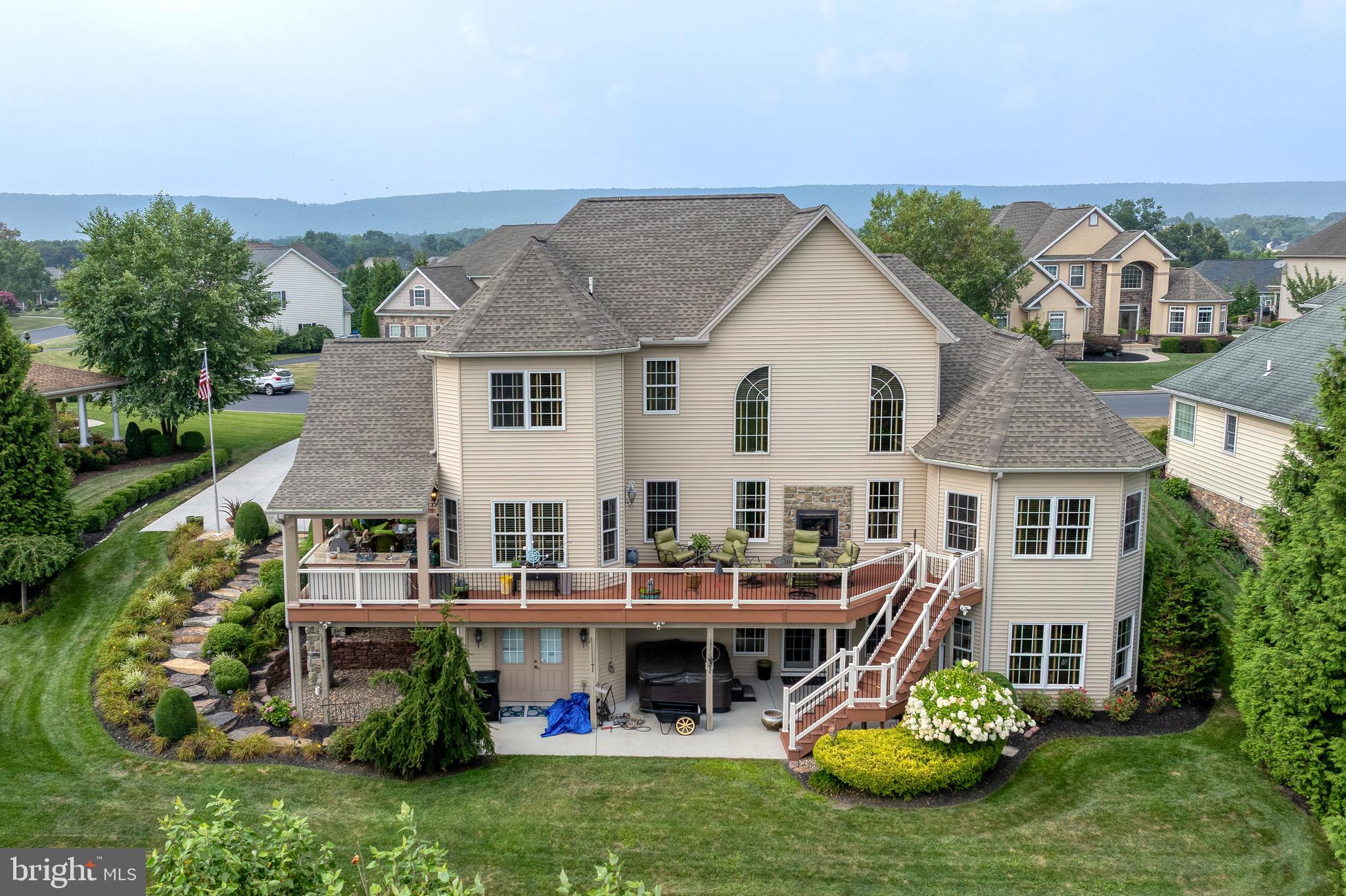 HAMPDEN SUMMIT - Residential