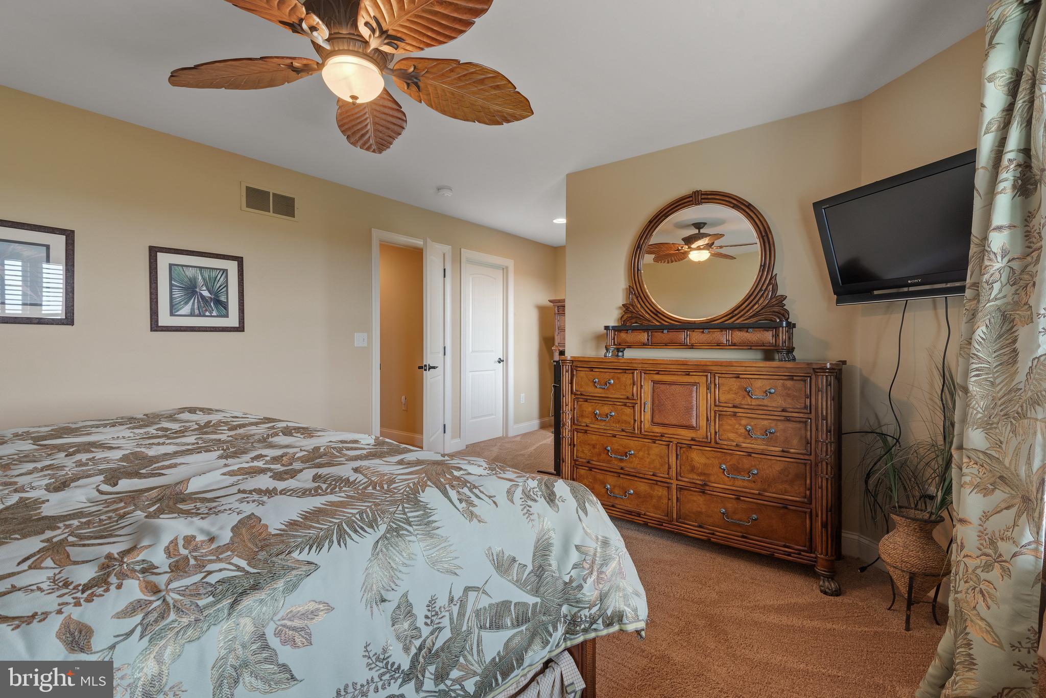 HAMPDEN SUMMIT - Residential