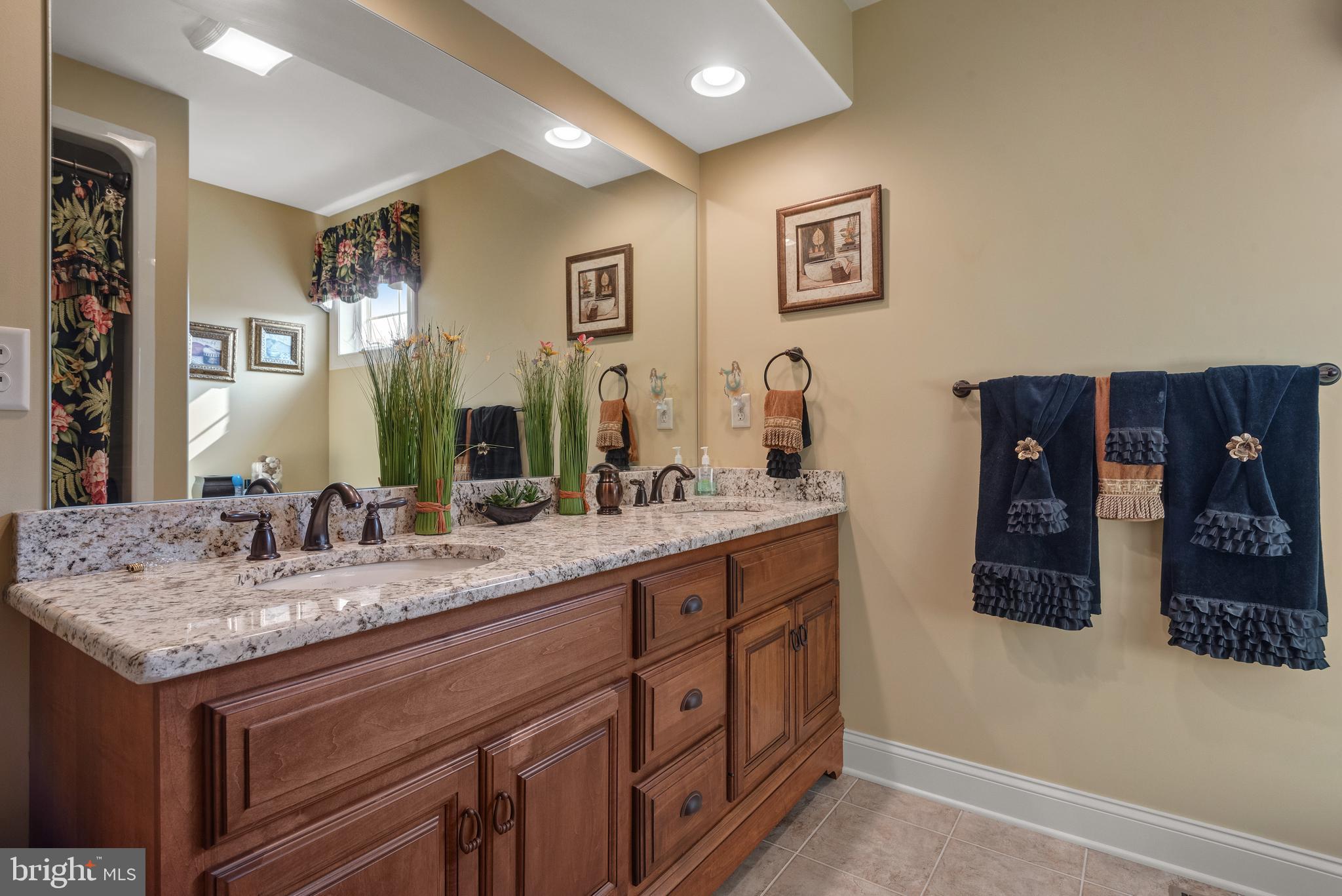 HAMPDEN SUMMIT - Residential