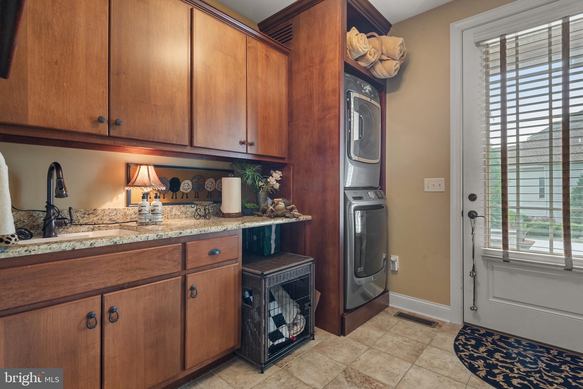 HAMPDEN SUMMIT - Residential