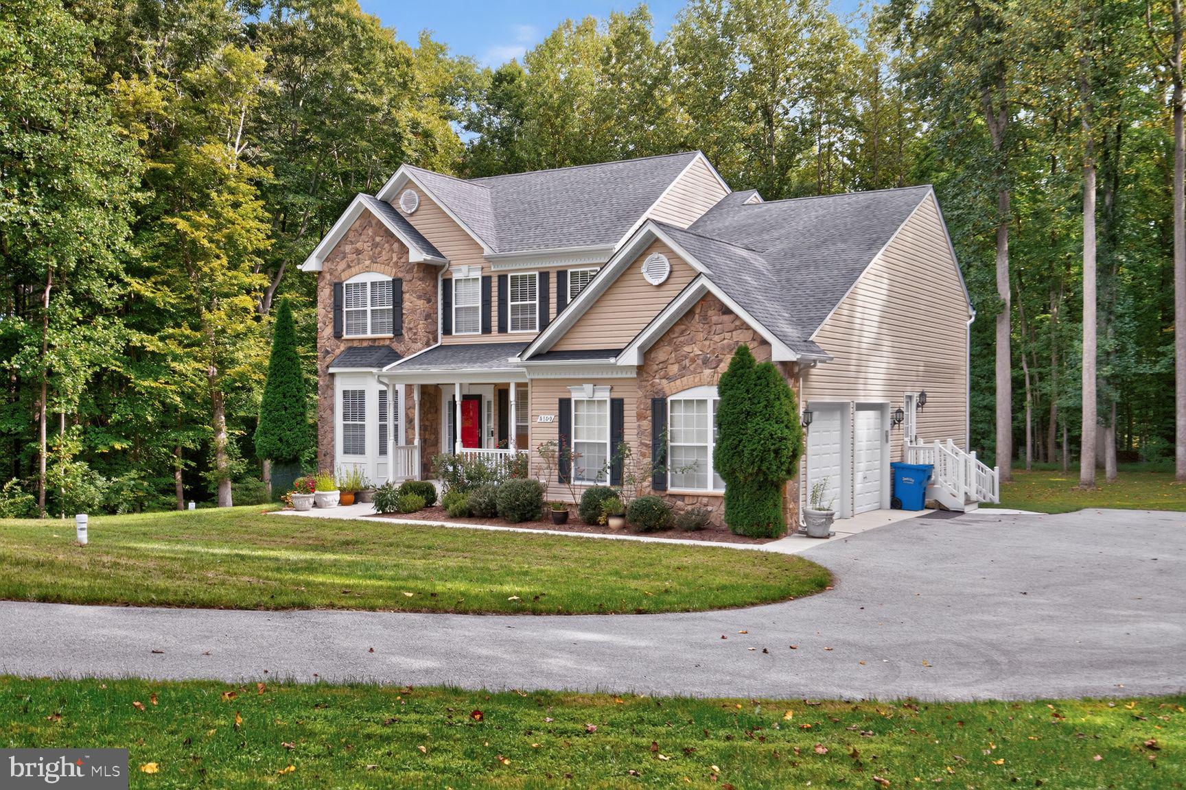 8100 HOLLOW TREE LANE