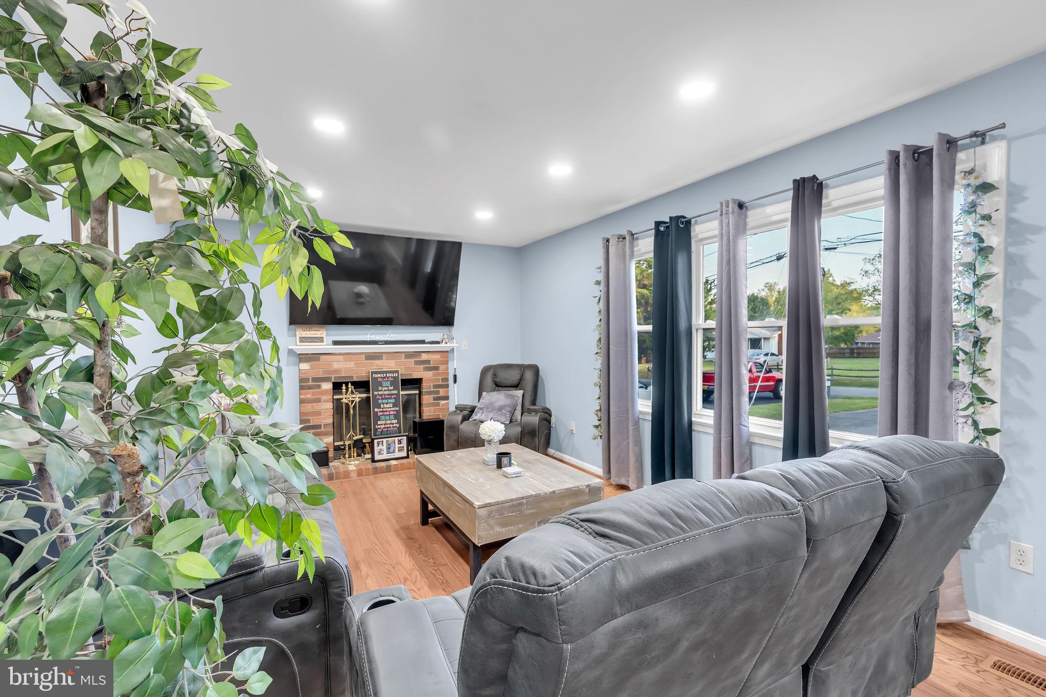 BELL AIR HEIGHTS - Residential