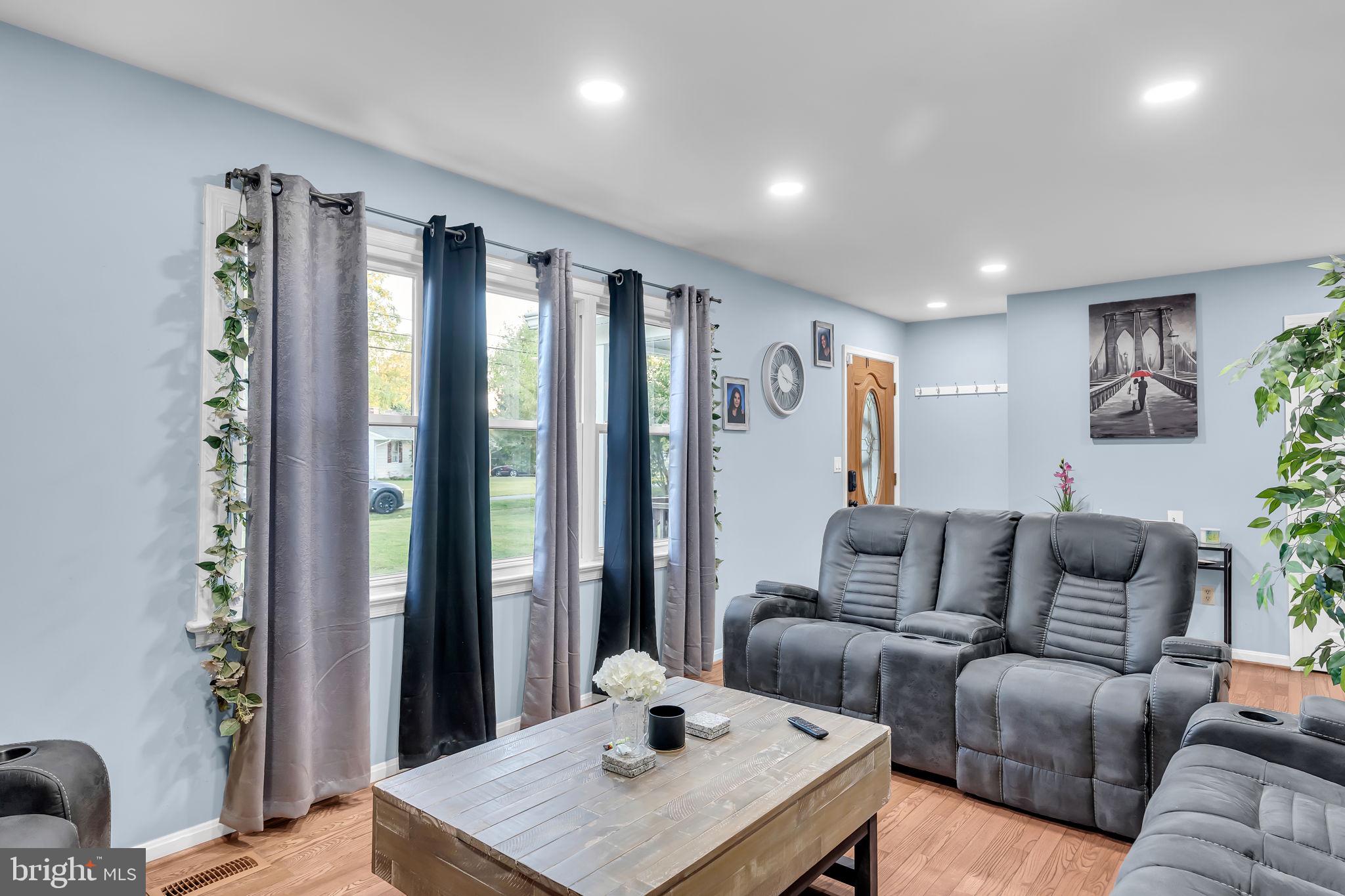 BELL AIR HEIGHTS - Residential