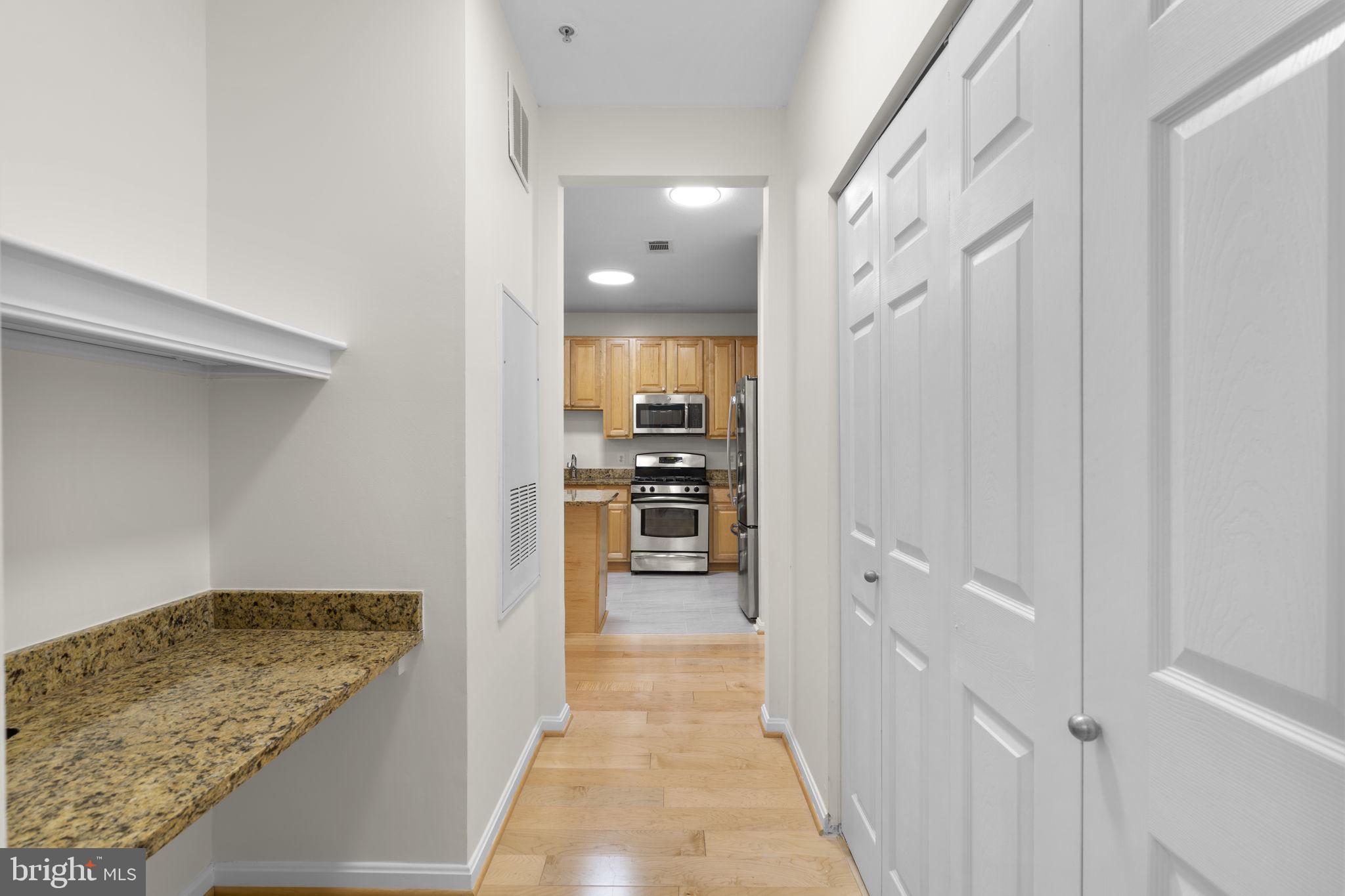 VIENNA METRO - Residential