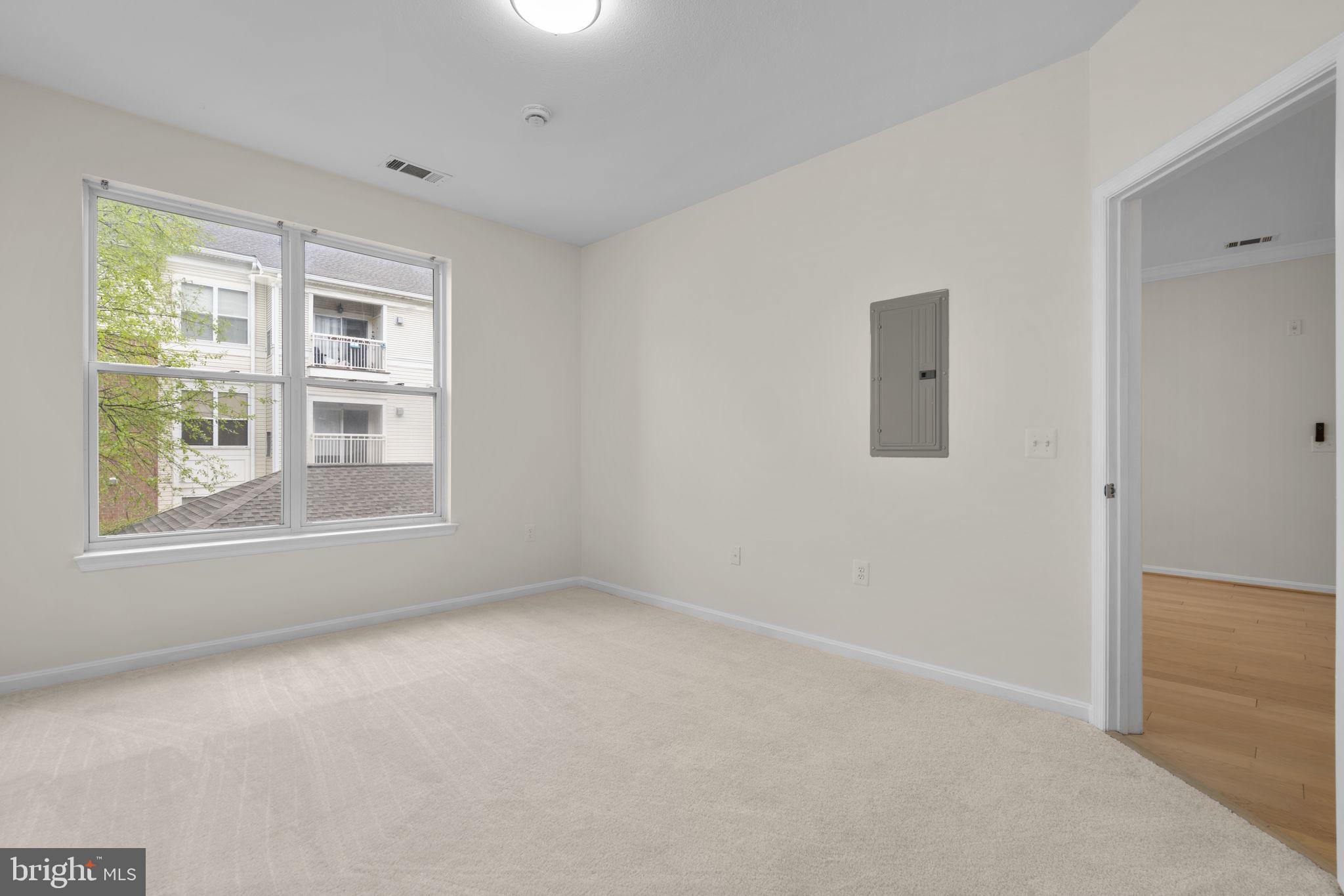 VIENNA METRO - Residential