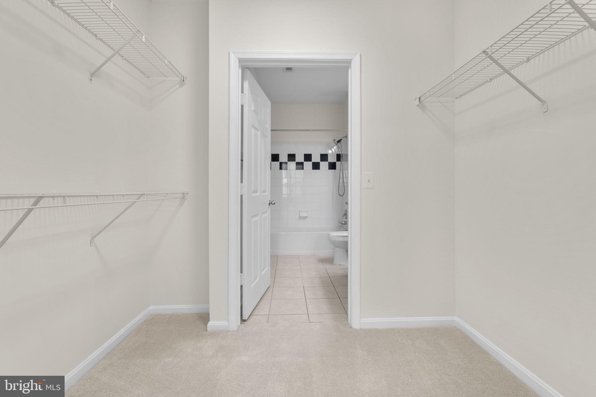 VIENNA METRO - Residential