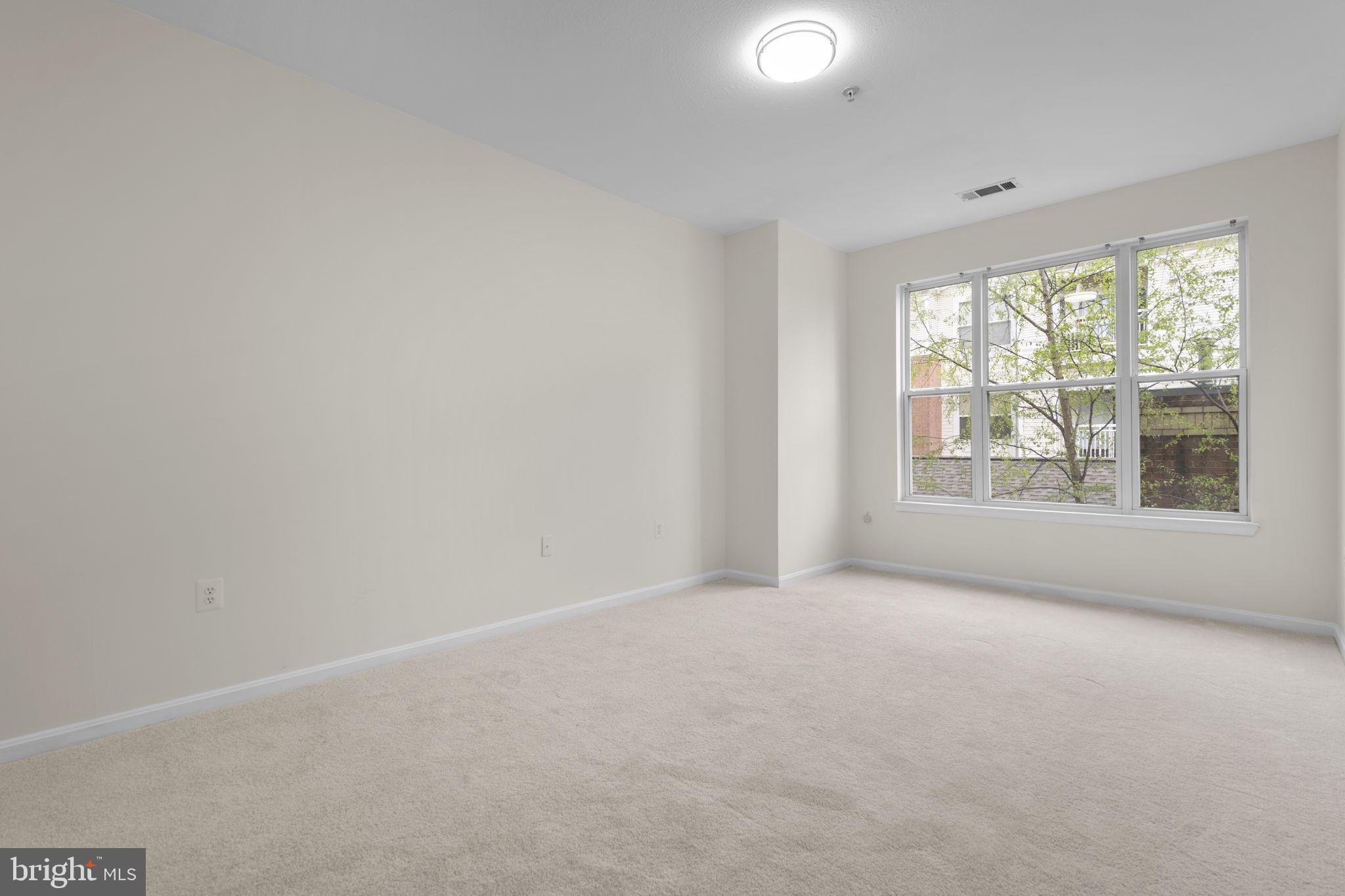 VIENNA METRO - Residential