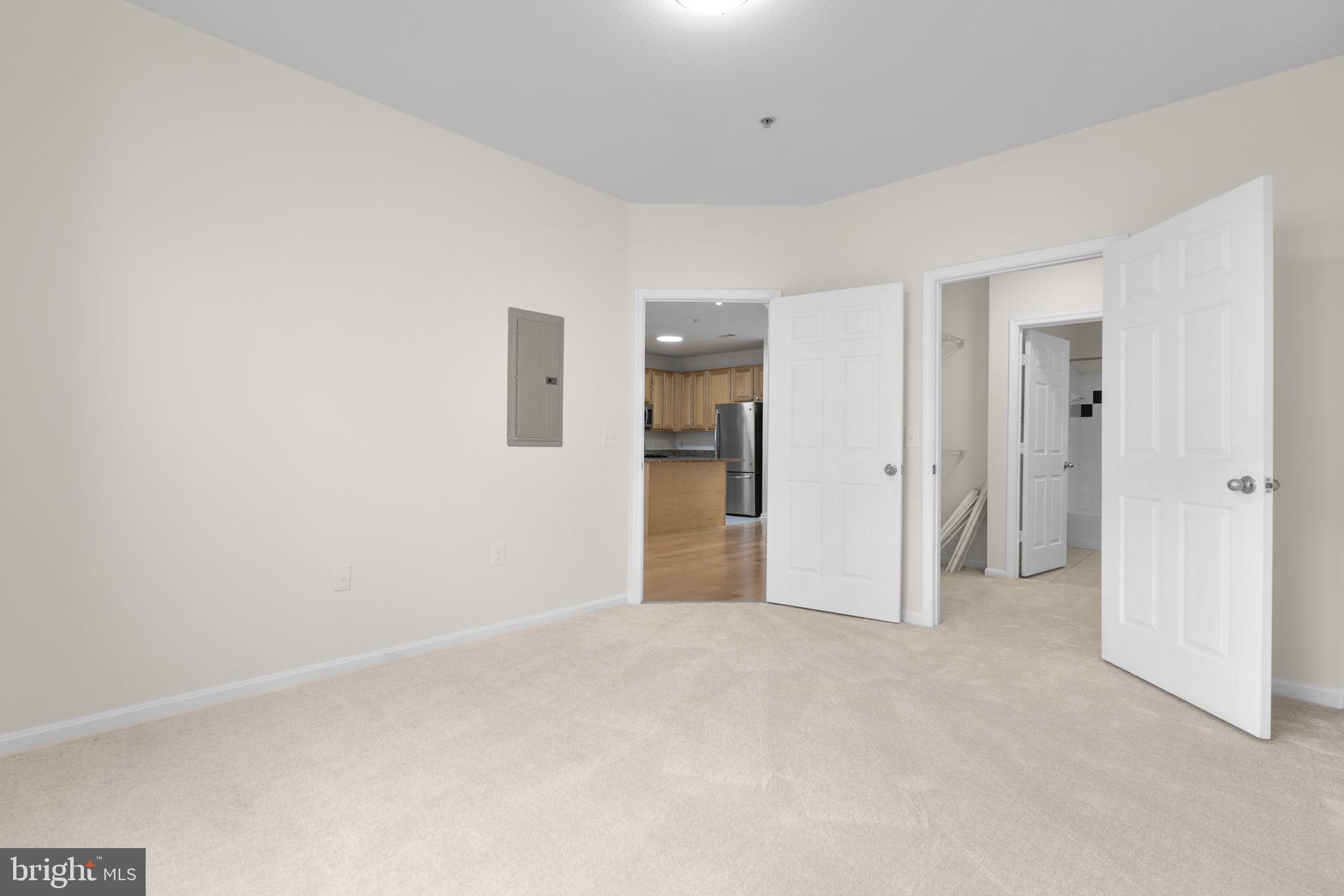 VIENNA METRO - Residential