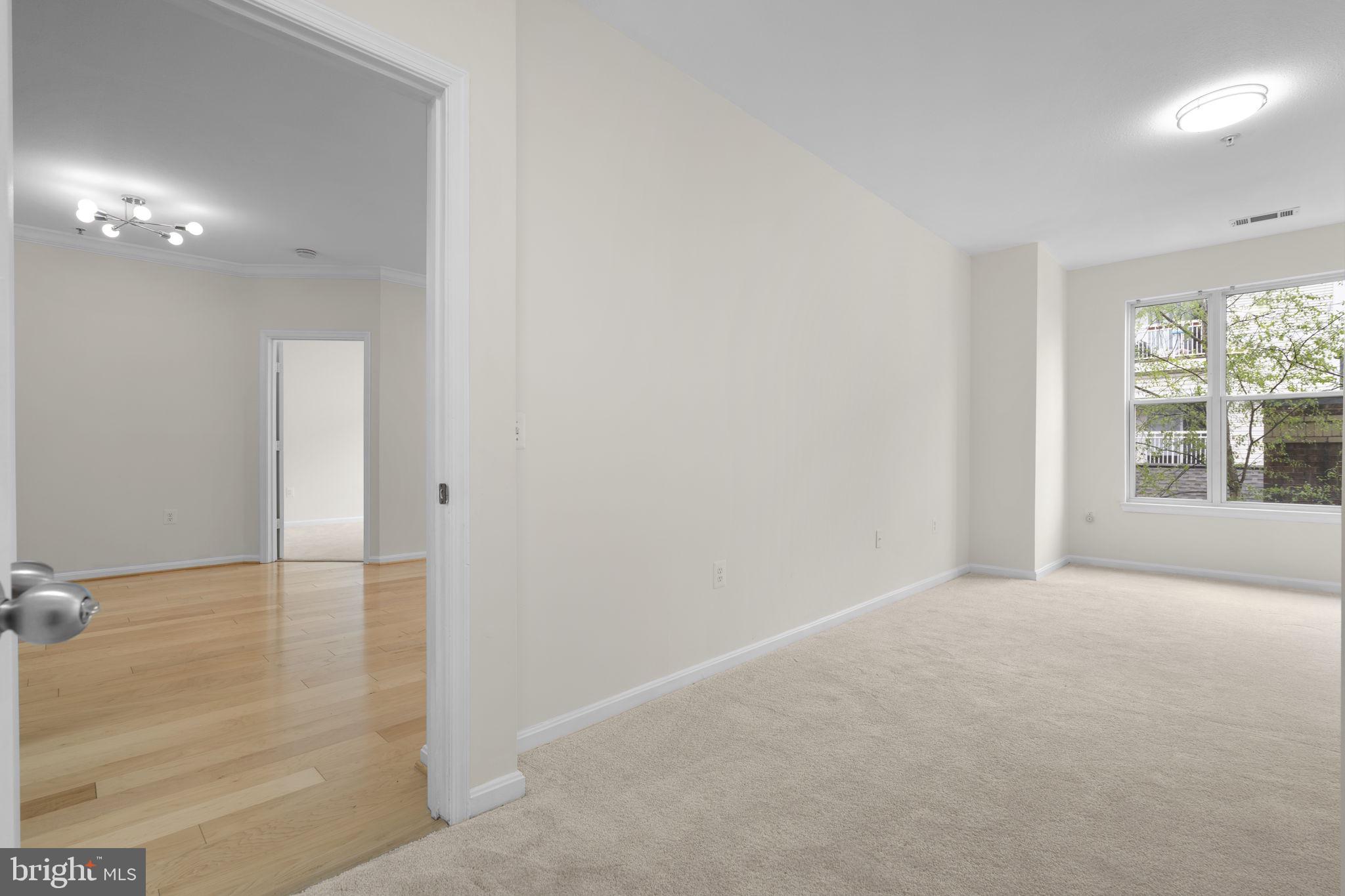 VIENNA METRO - Residential