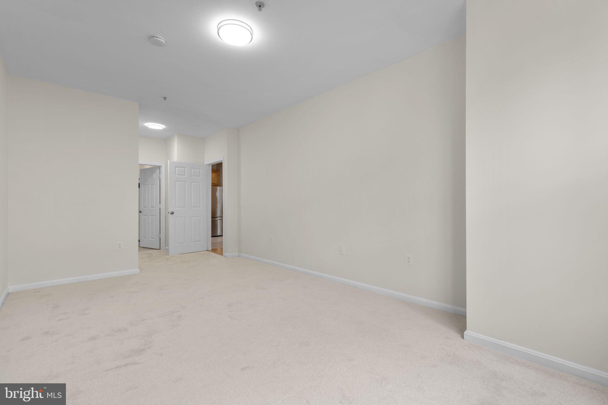 VIENNA METRO - Residential