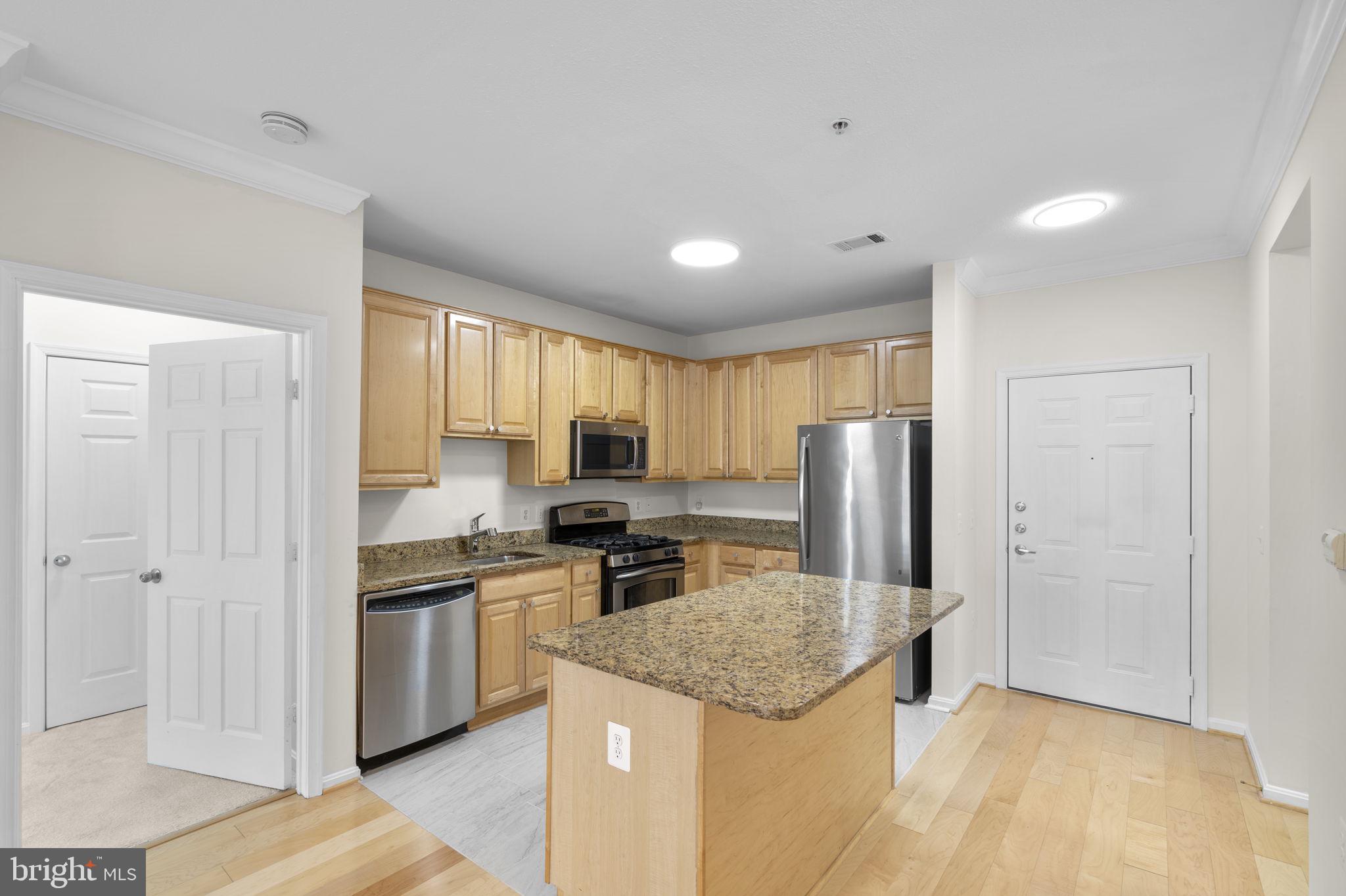 VIENNA METRO - Residential