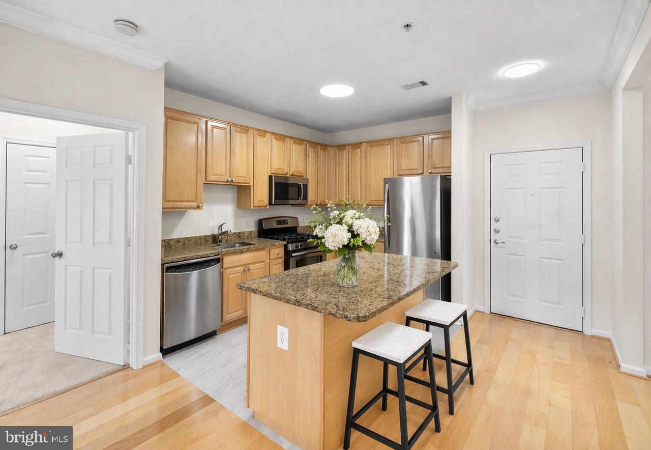 VIENNA METRO - Residential