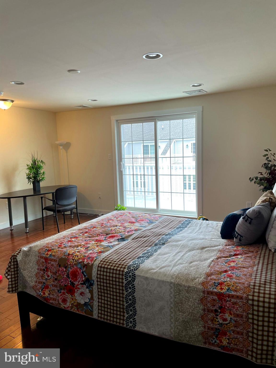 WATERSIDE - Residential Lease