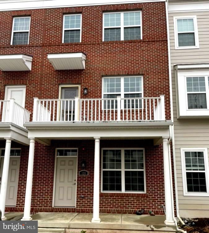 WATERSIDE - Residential Lease