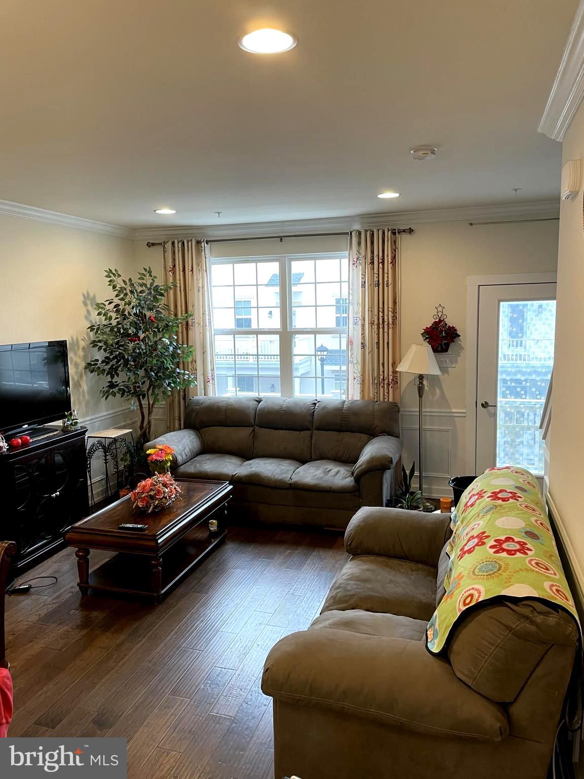 WATERSIDE - Residential Lease