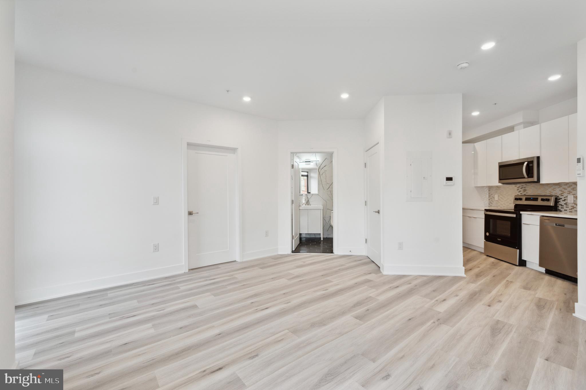 GRADUATE HOSPITAL - Residential Lease