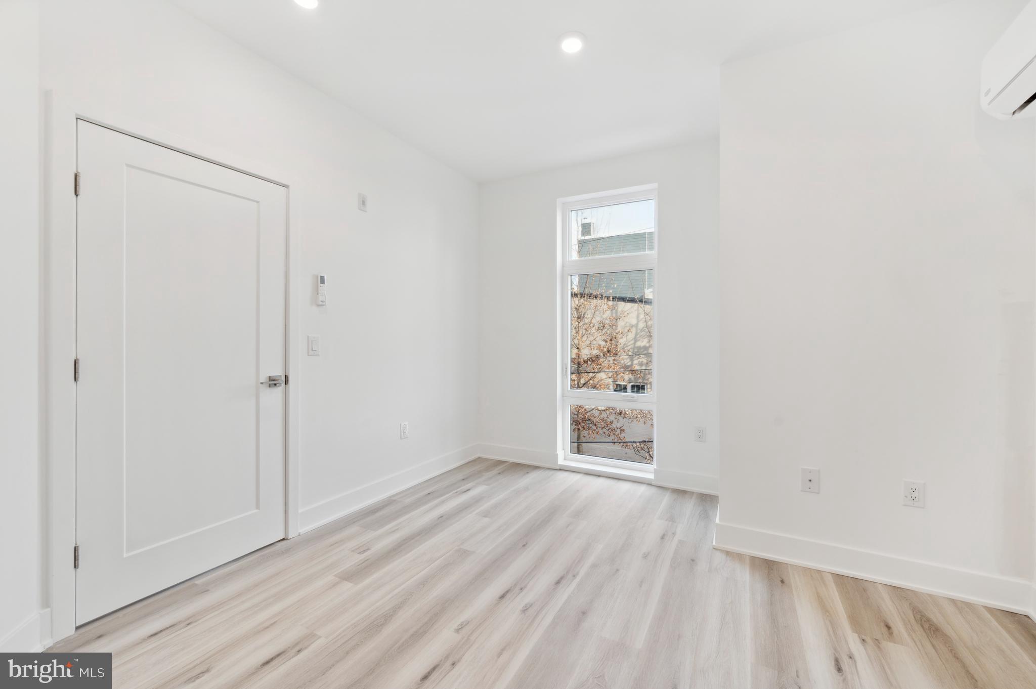 GRADUATE HOSPITAL - Residential Lease