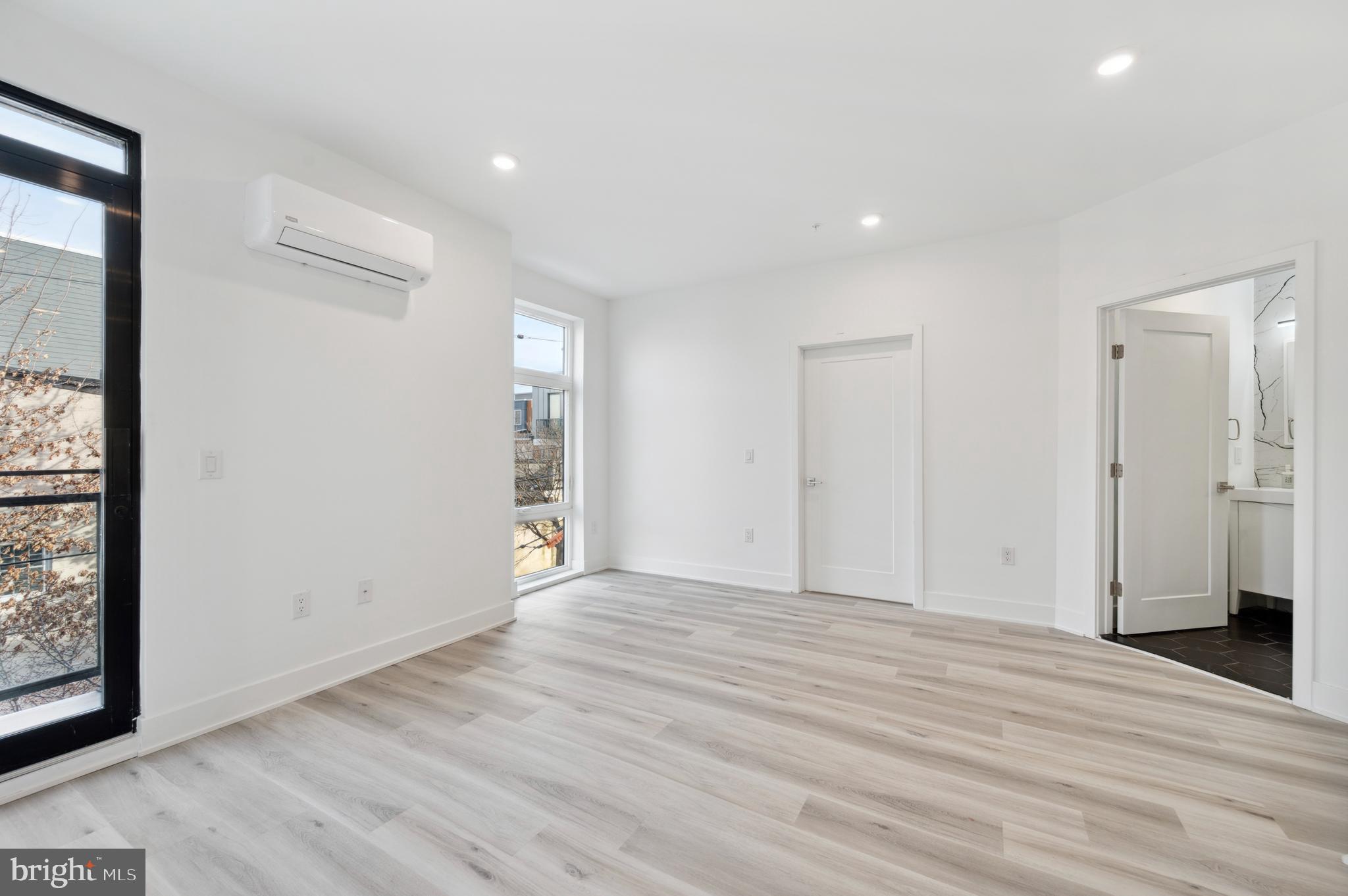 GRADUATE HOSPITAL - Residential Lease