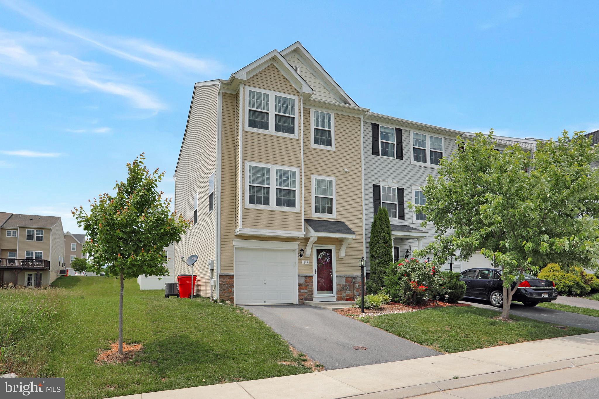 LAKELAND PLACE - Residential