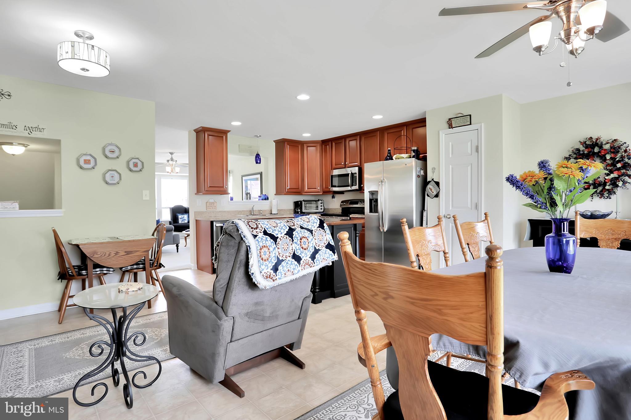 LAKELAND PLACE - Residential