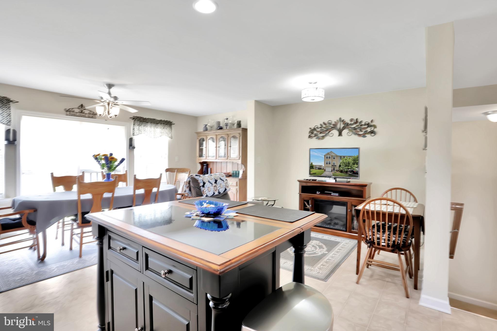 LAKELAND PLACE - Residential