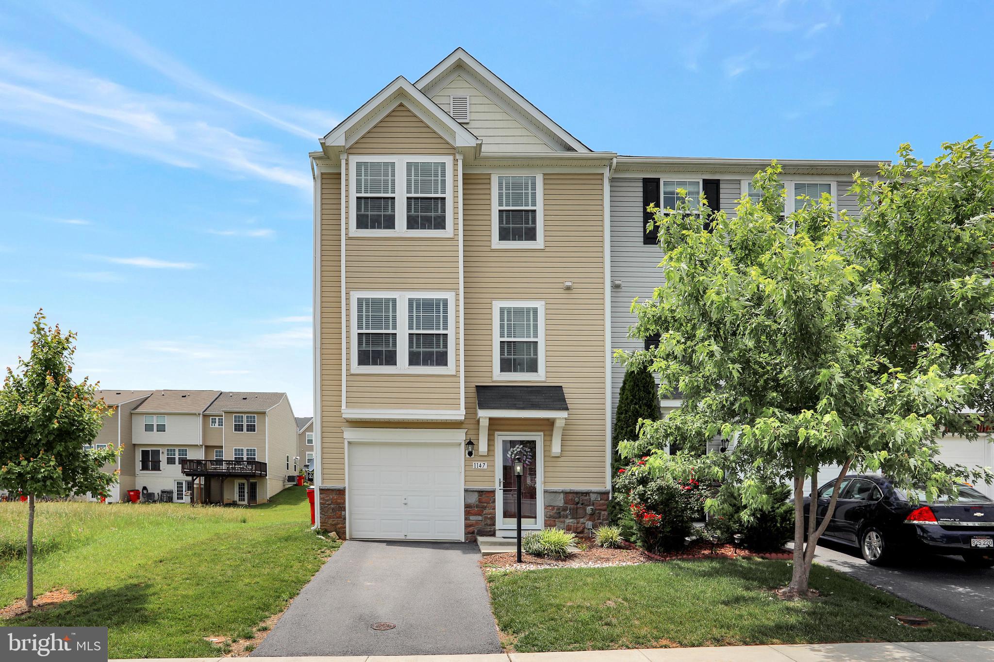 LAKELAND PLACE - Residential