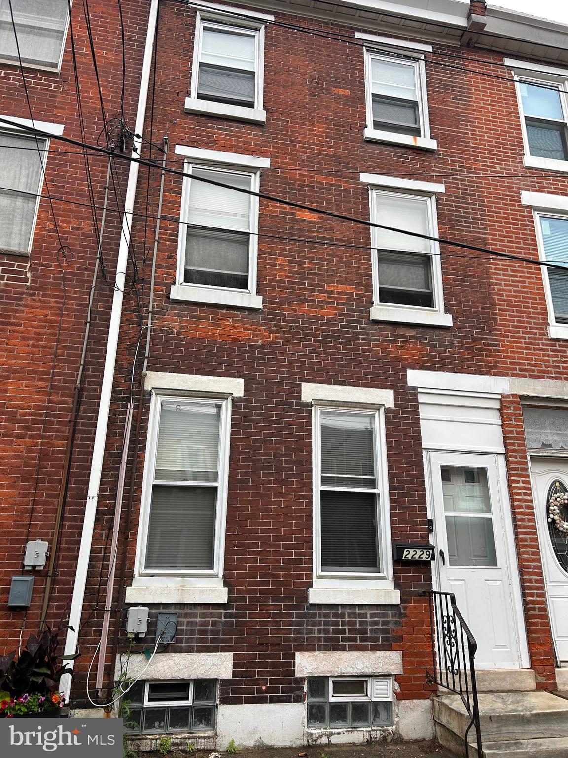 Great house , location and price ! Take a look ! Easy to show on lockbox . REDUCED FOR QUICK SALE !