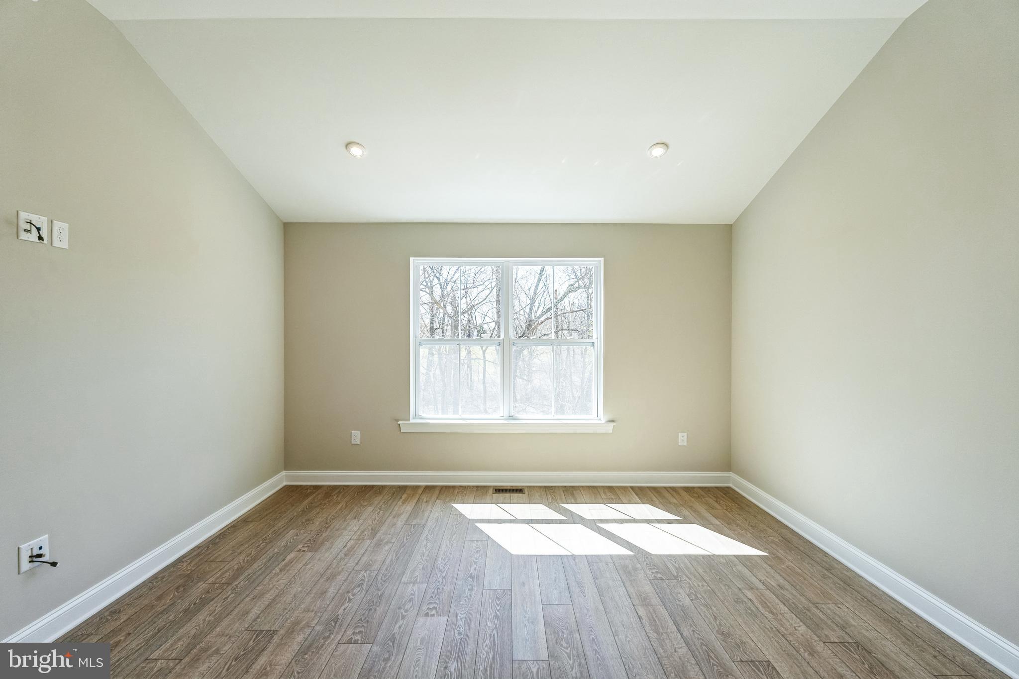 IRONWOOD - Residential Lease