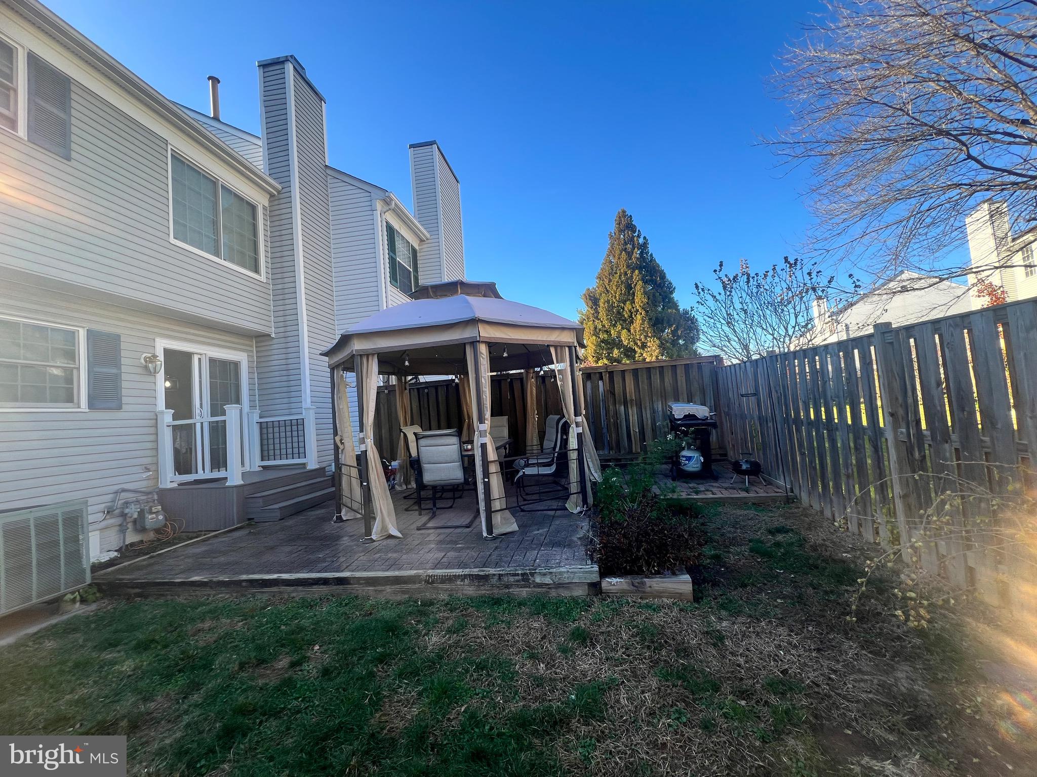 POTOMAC CROSSING - Residential