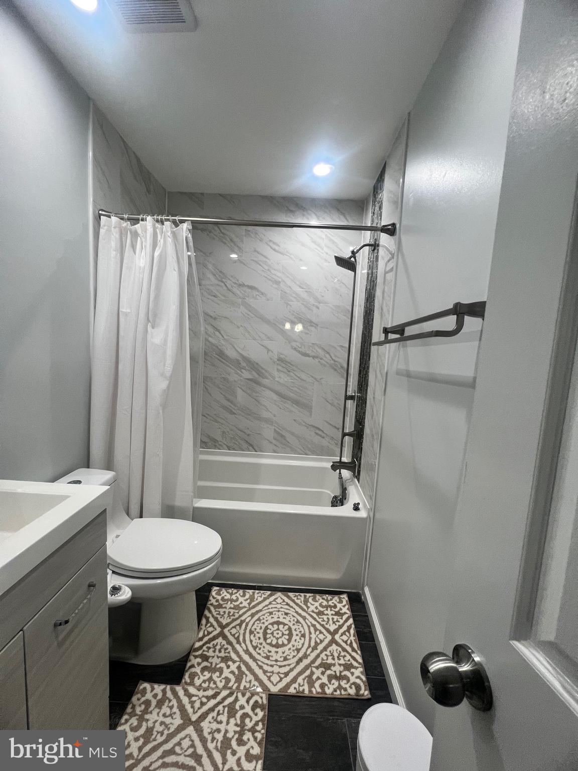 POTOMAC CROSSING - Residential