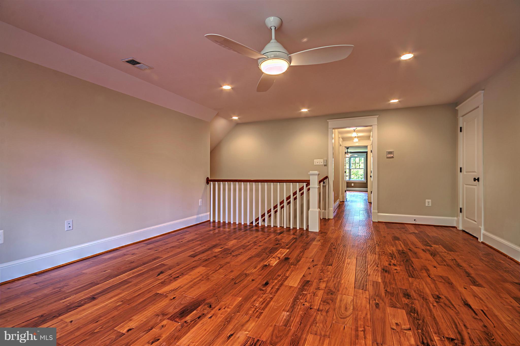 WOODMONT - Residential