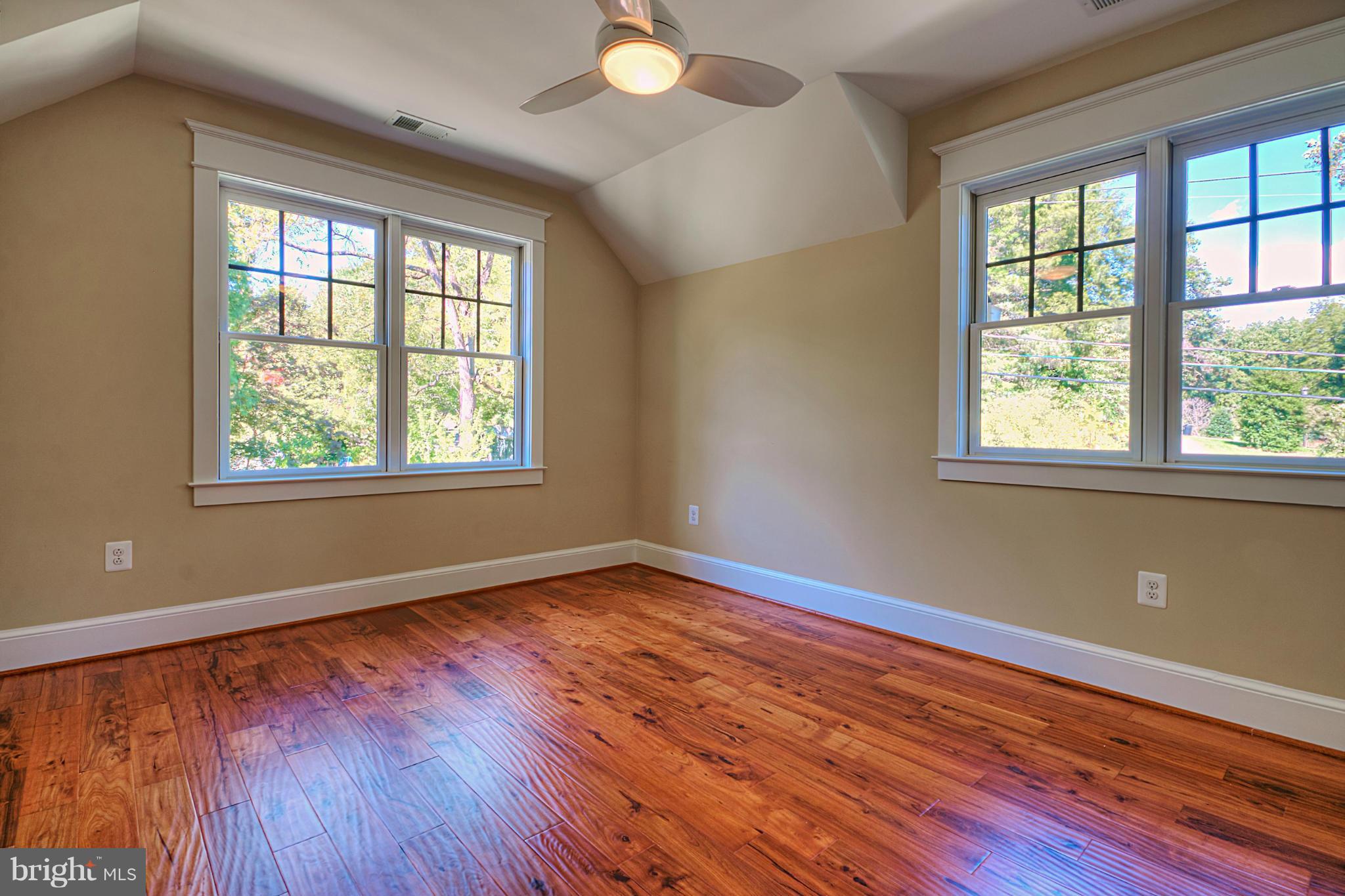 WOODMONT - Residential