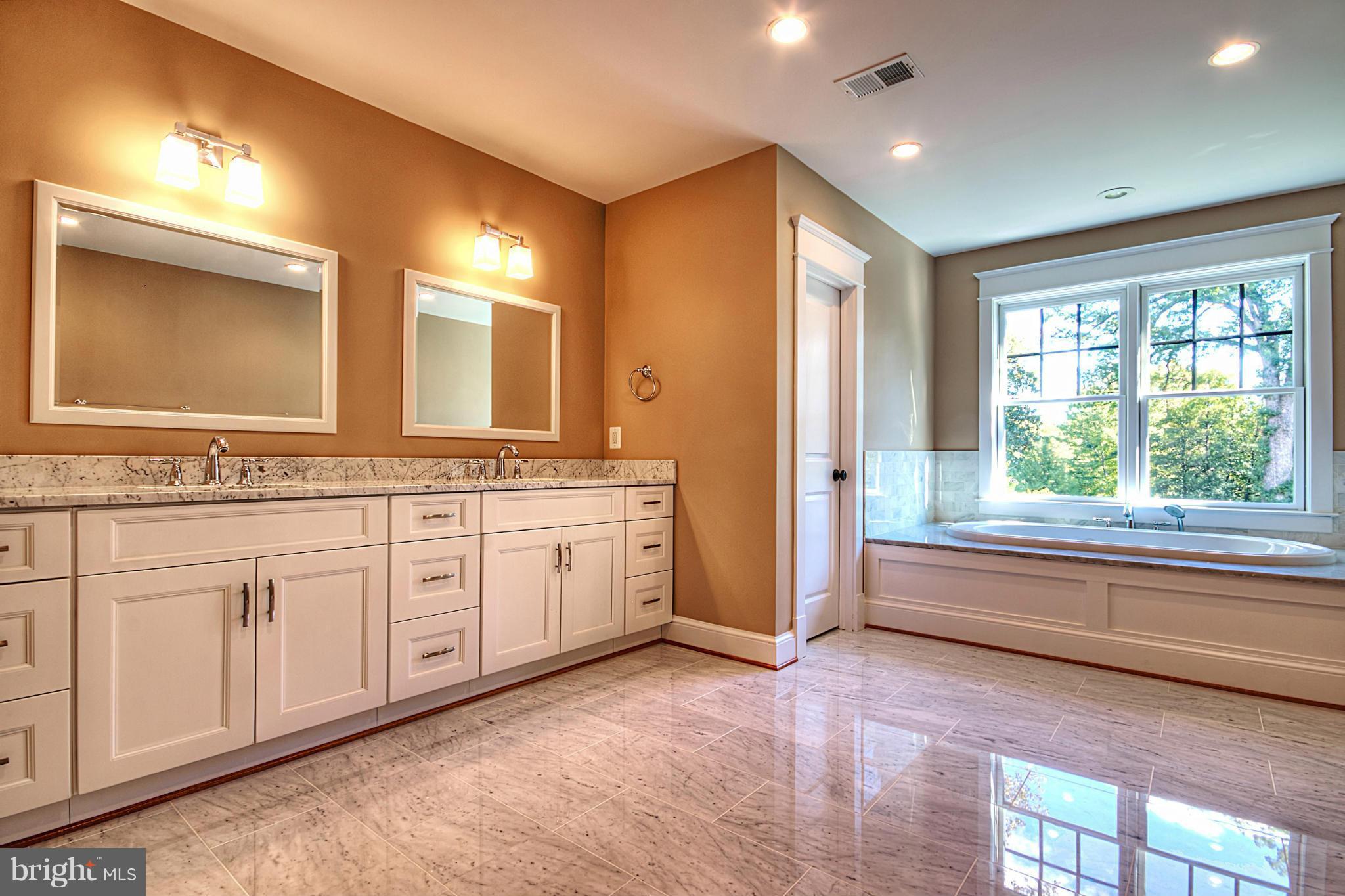 WOODMONT - Residential