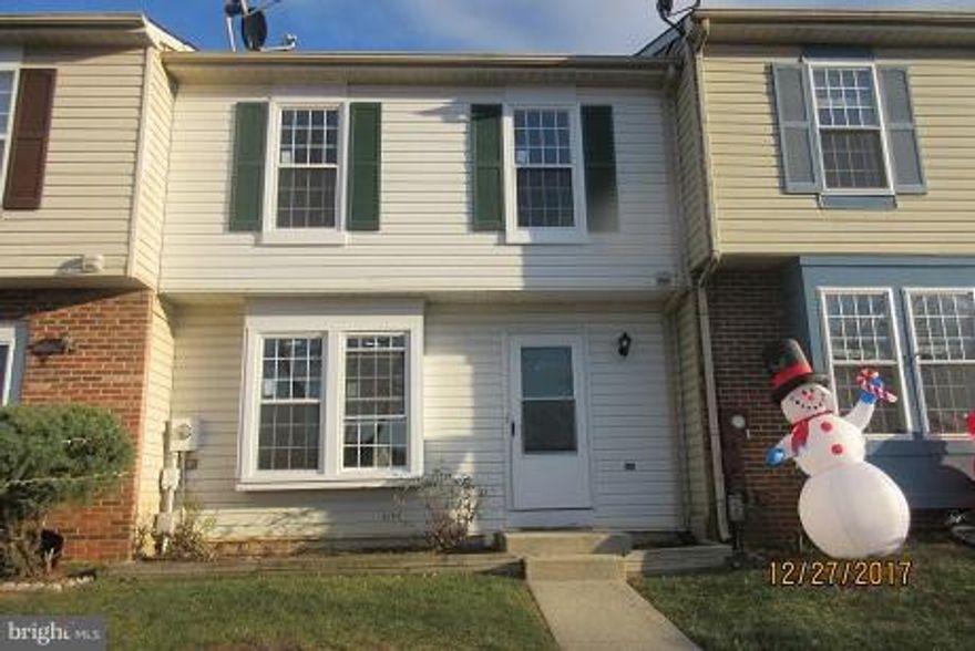 Move-In Ready! New carpet and paint, new kitchen w/oak cabinets, granite countertops and new appliances paint. Excellent location near shopping centers, schools and commuter routes. Motivated Seller wants to sale. Equal Housing Opportunity!