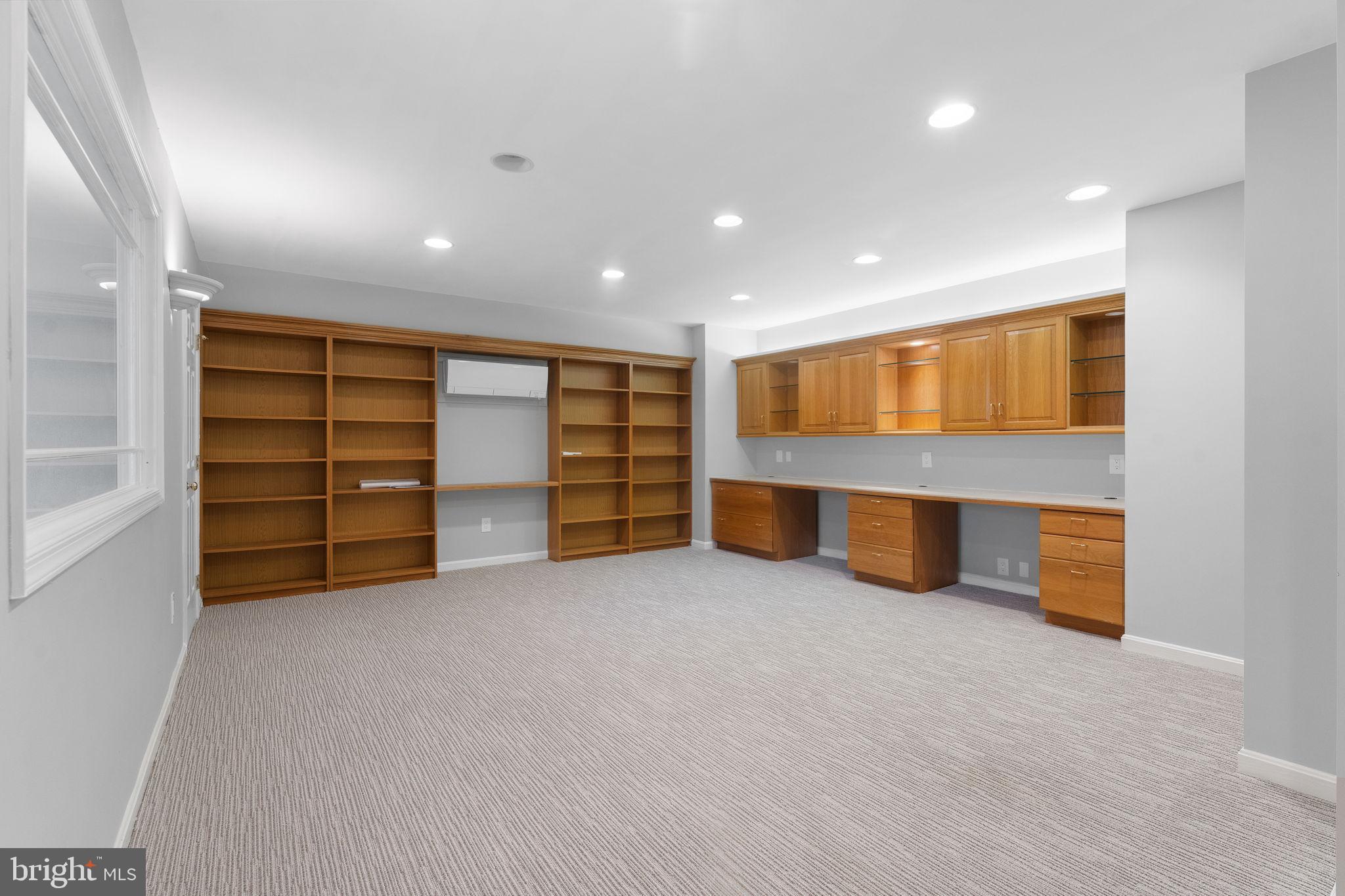 MADISON OF MCLEAN - Residential