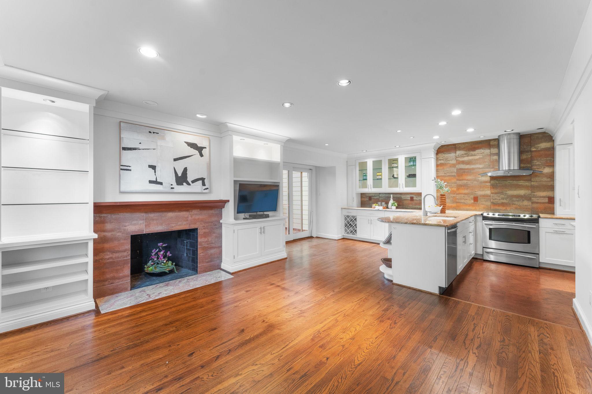 MADISON OF MCLEAN - Residential