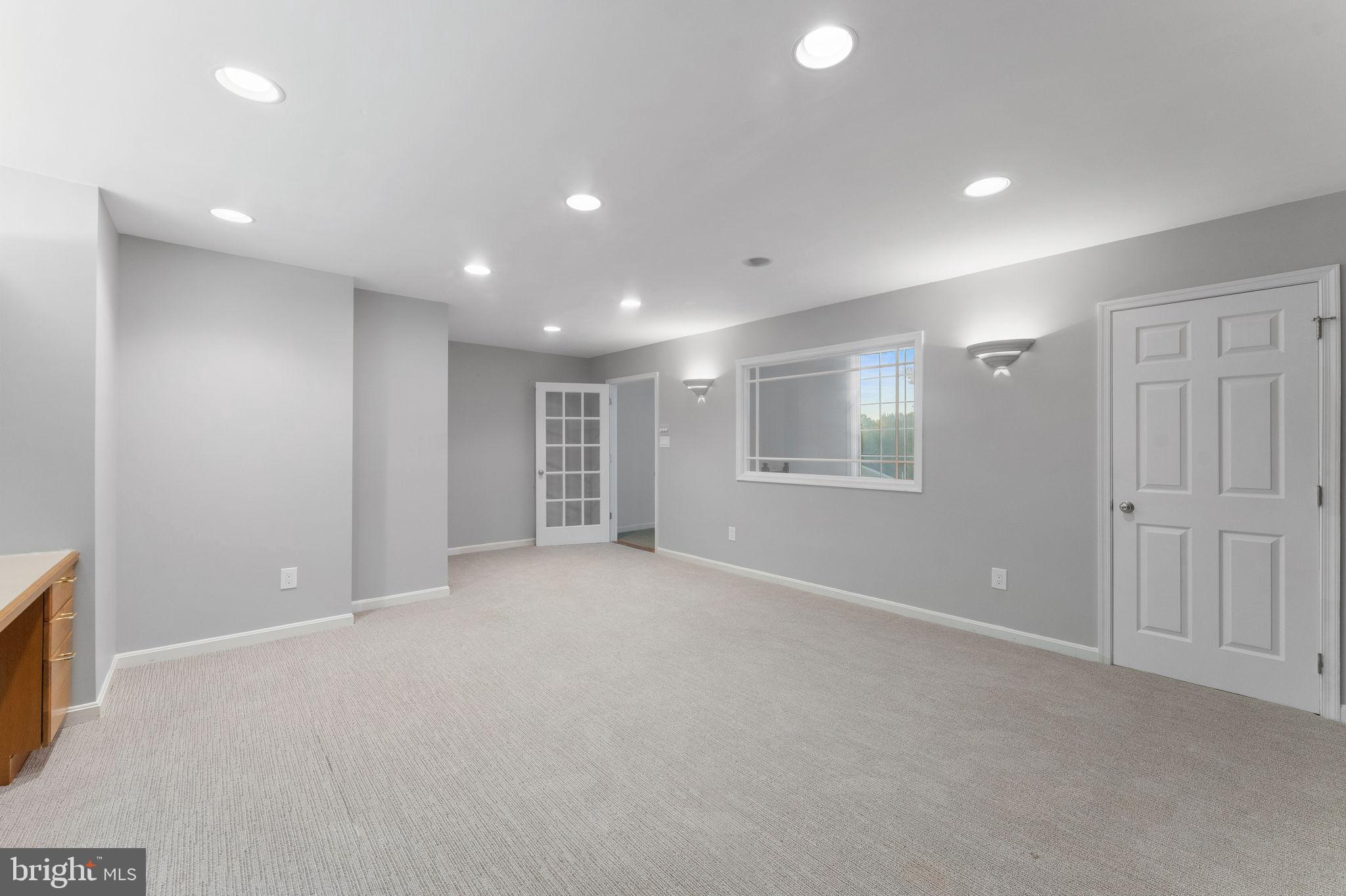 MADISON OF MCLEAN - Residential