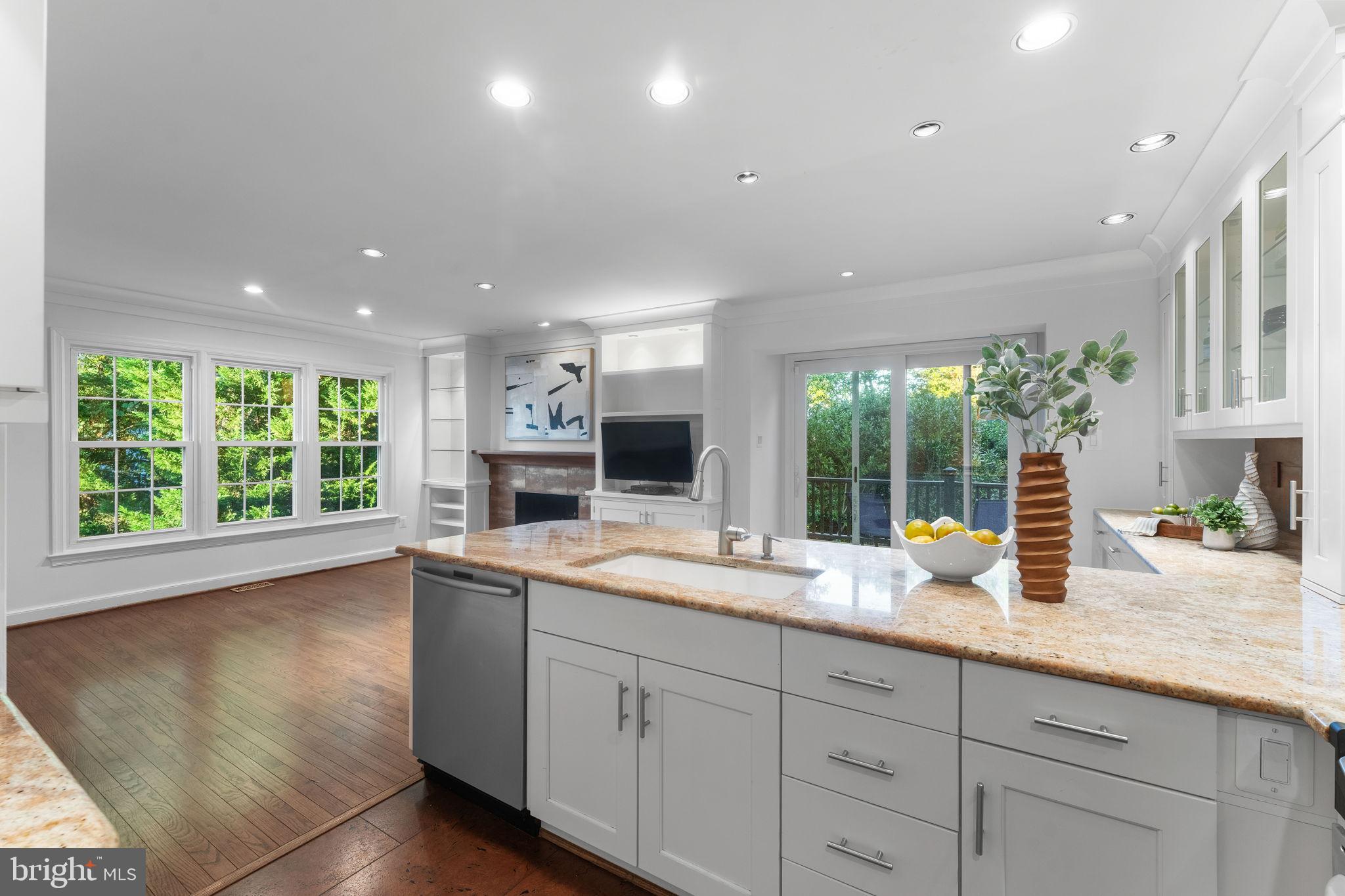 MADISON OF MCLEAN - Residential