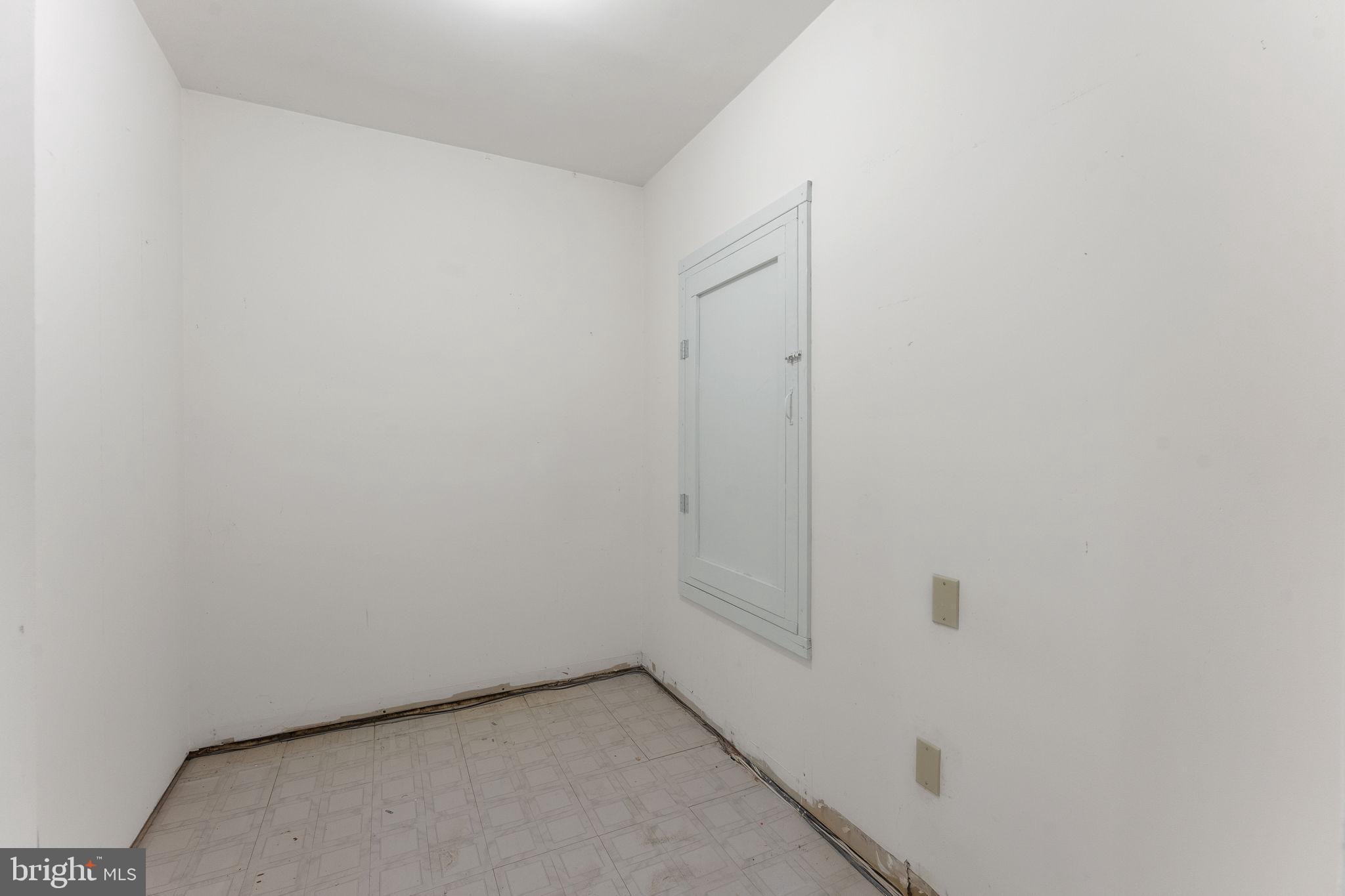 MADISON OF MCLEAN - Residential