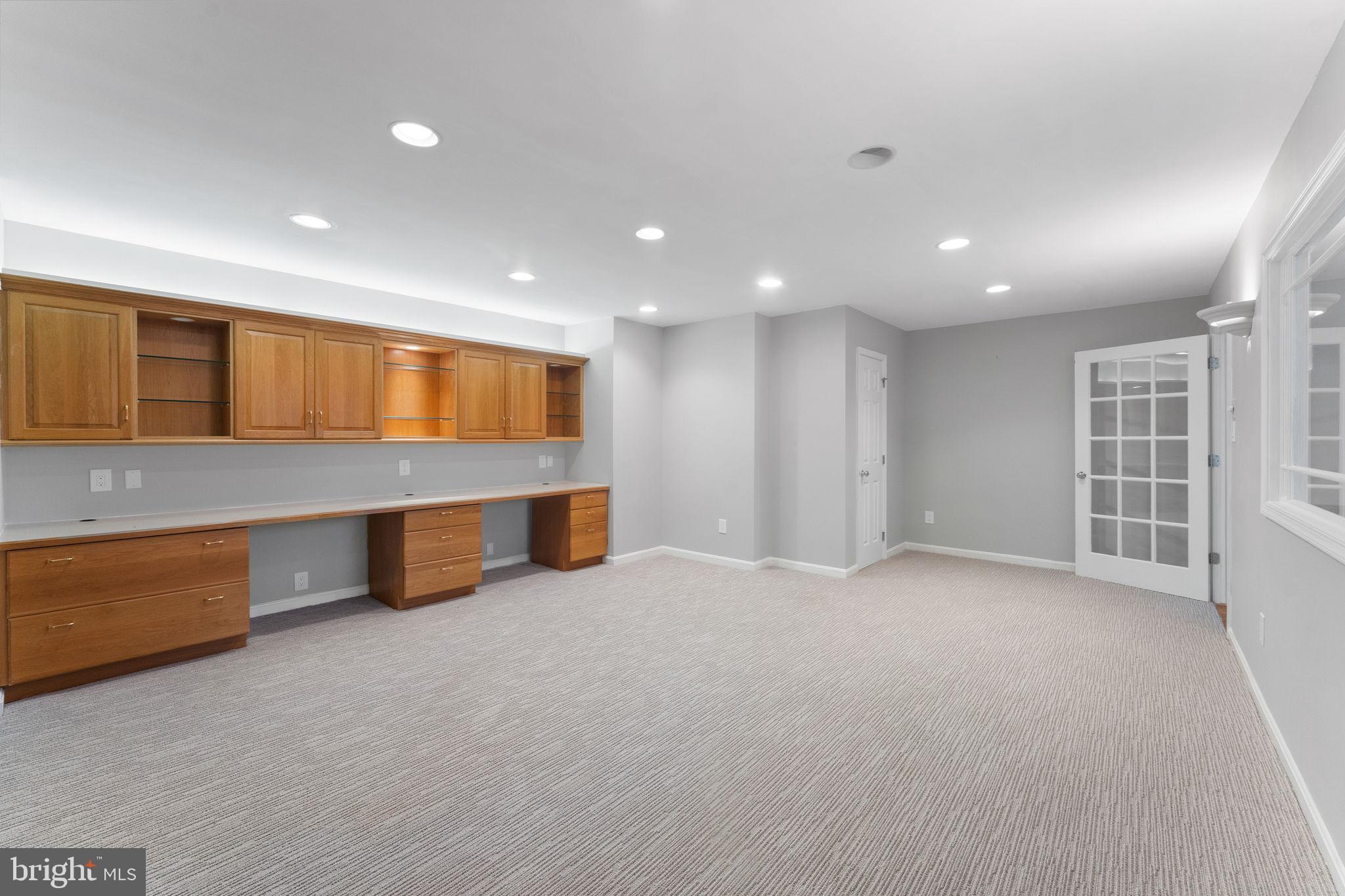 MADISON OF MCLEAN - Residential