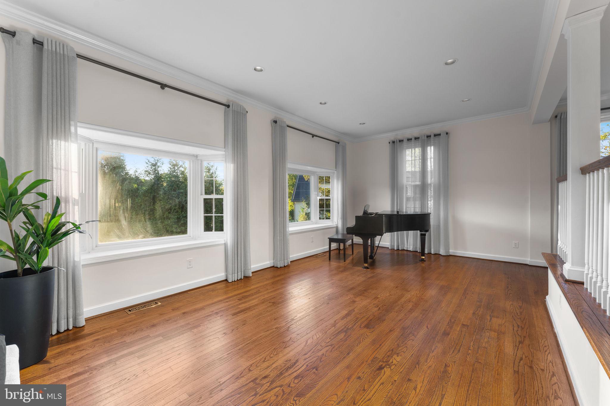 MADISON OF MCLEAN - Residential