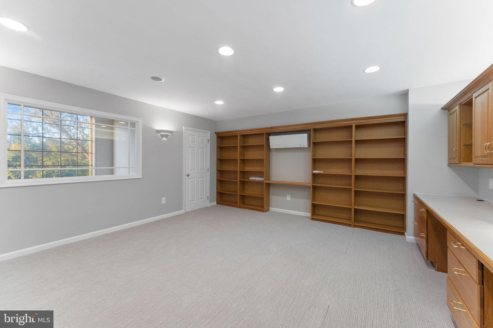 MADISON OF MCLEAN - Residential