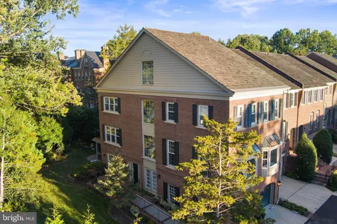 6619 Madison McLean Drive, McLean, VA MLS: VAFX2275052