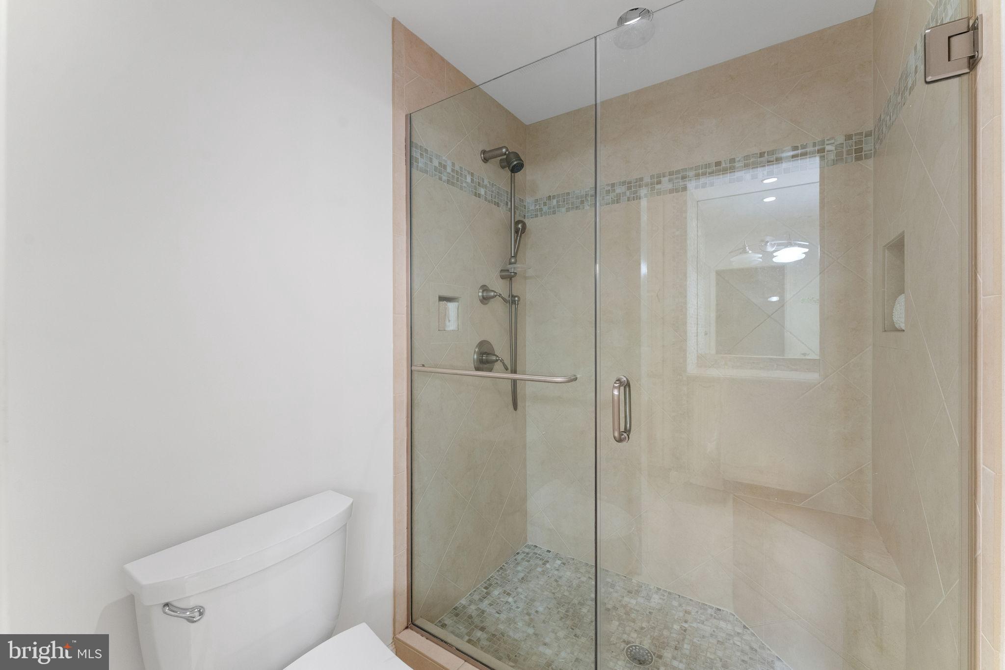 MADISON OF MCLEAN - Residential