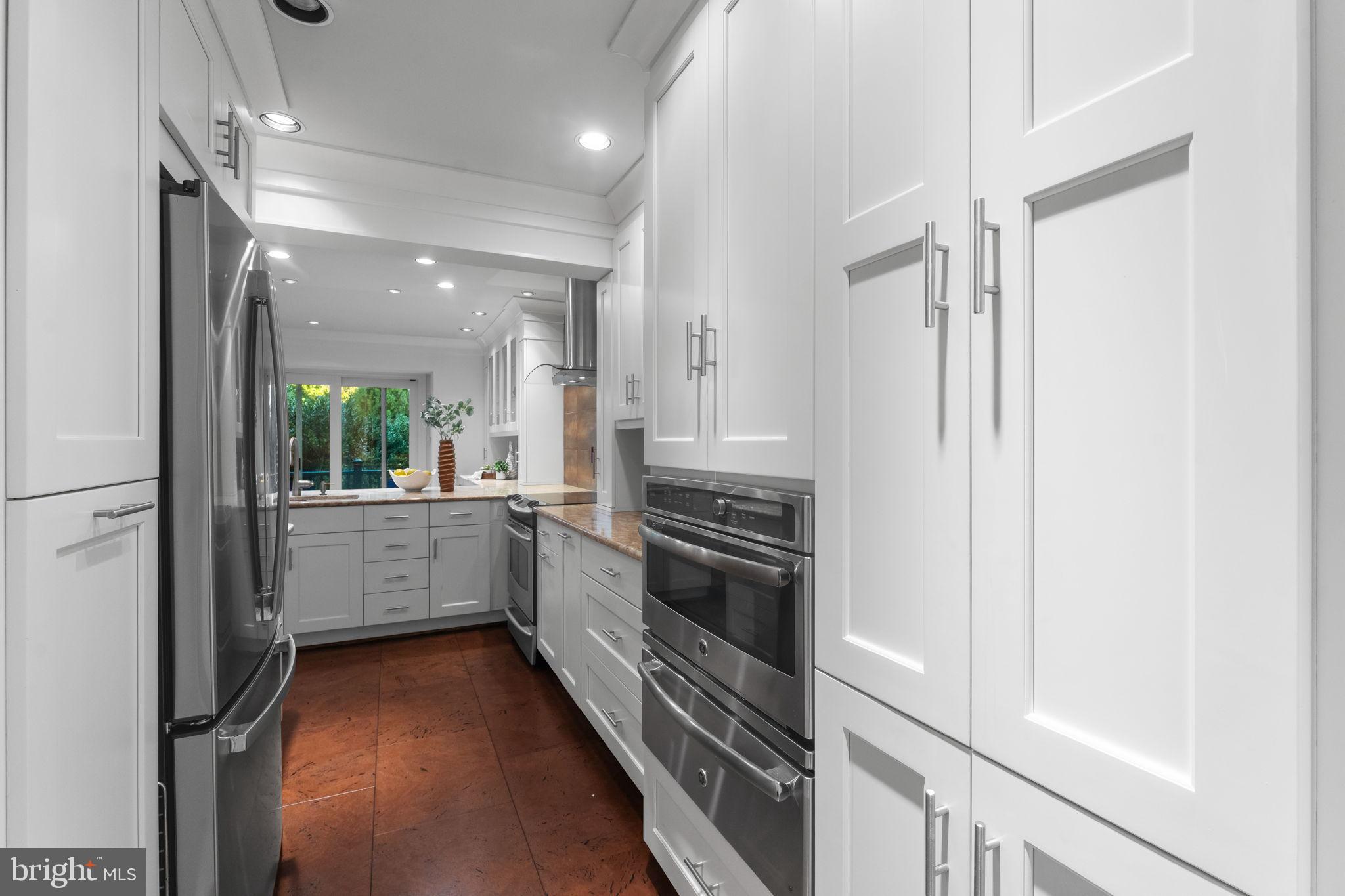 MADISON OF MCLEAN - Residential