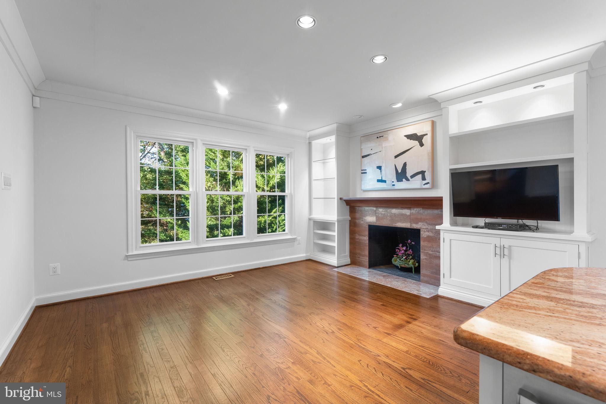 MADISON OF MCLEAN - Residential