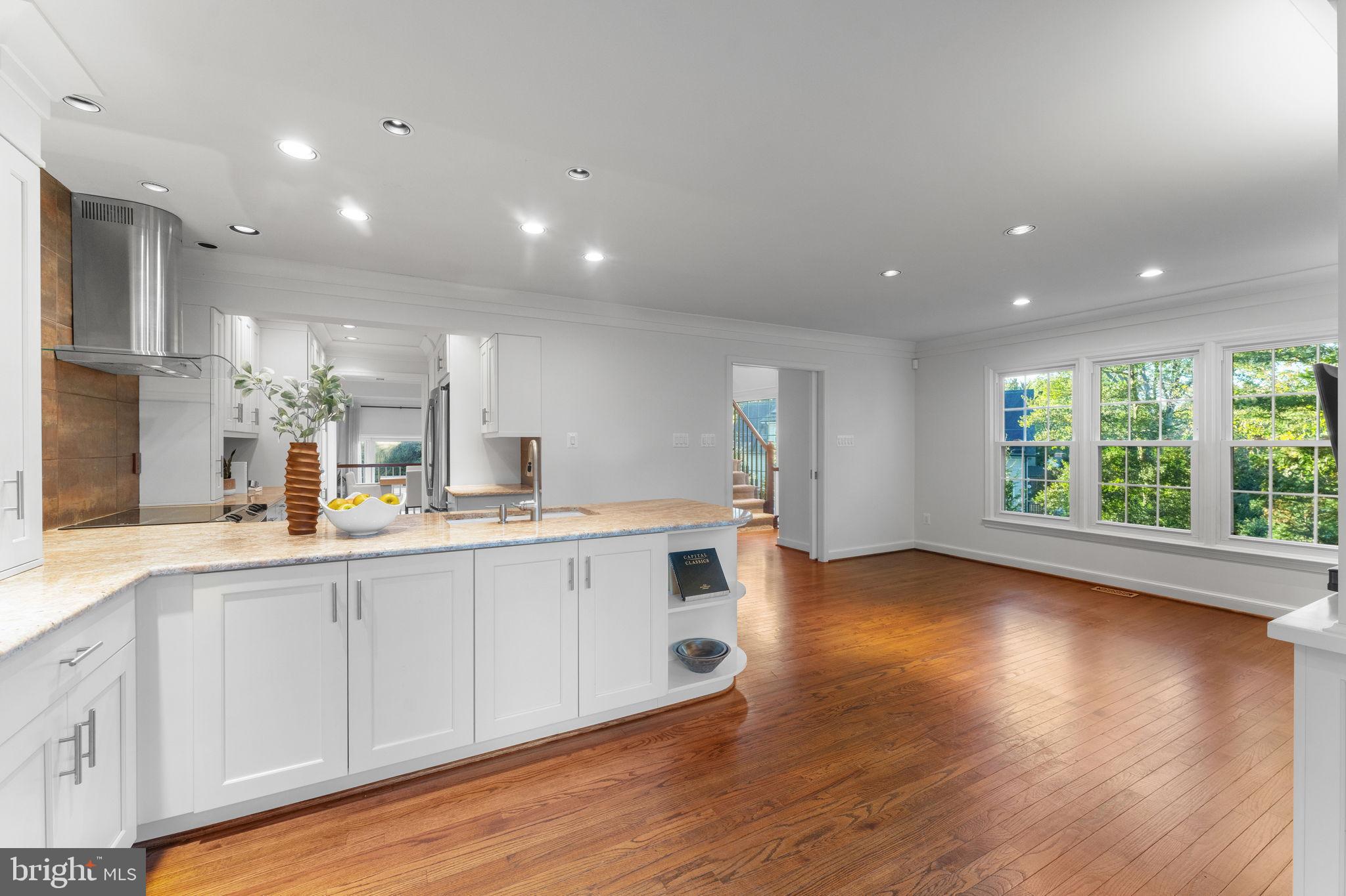 MADISON OF MCLEAN - Residential