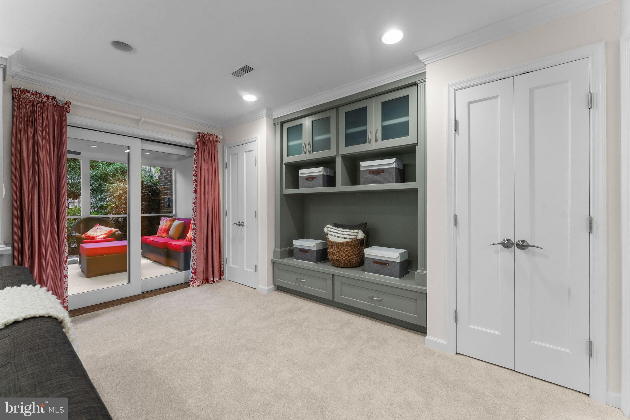 MADISON OF MCLEAN - Residential