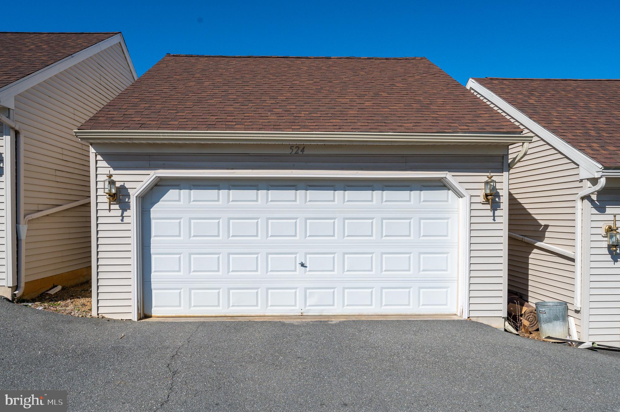 THE VILLAS - Residential Lease